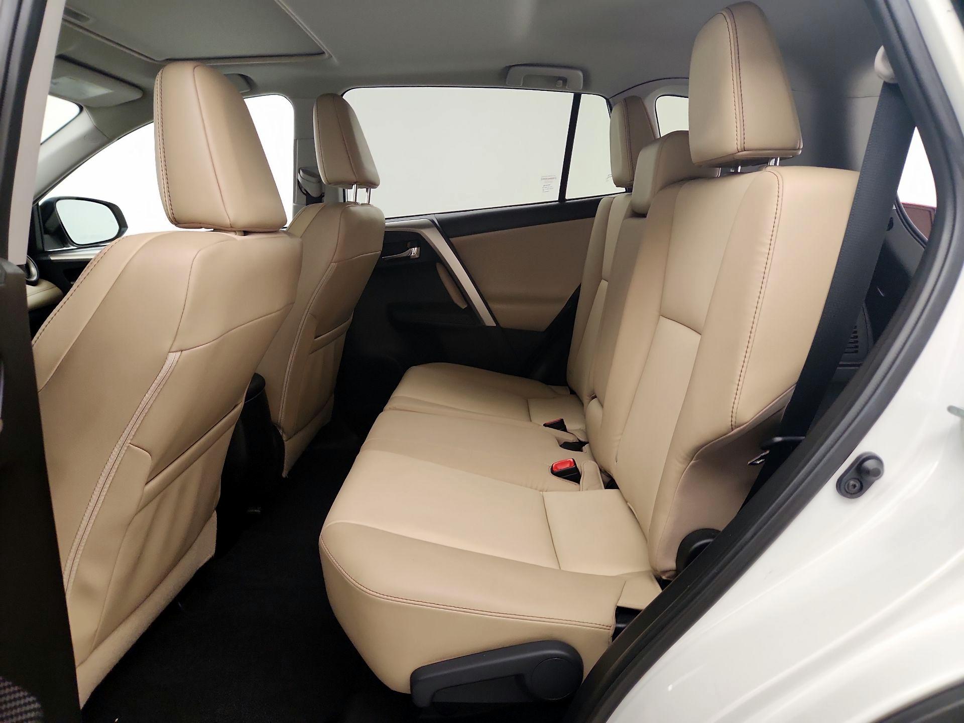 Thumbnail: 2015 Toyota RAV4 - 20