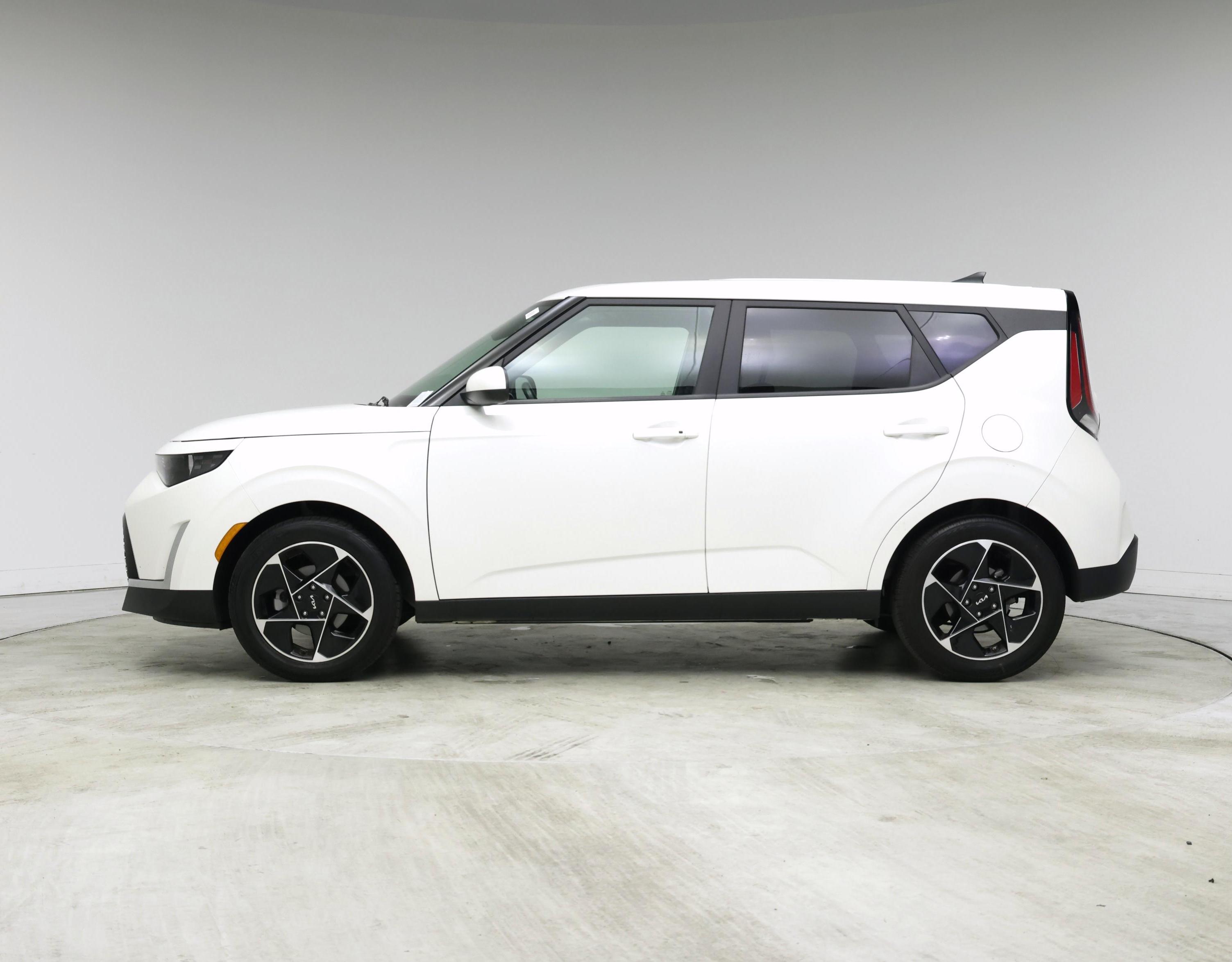 Thumbnail: 2023 Kia Soul - 3