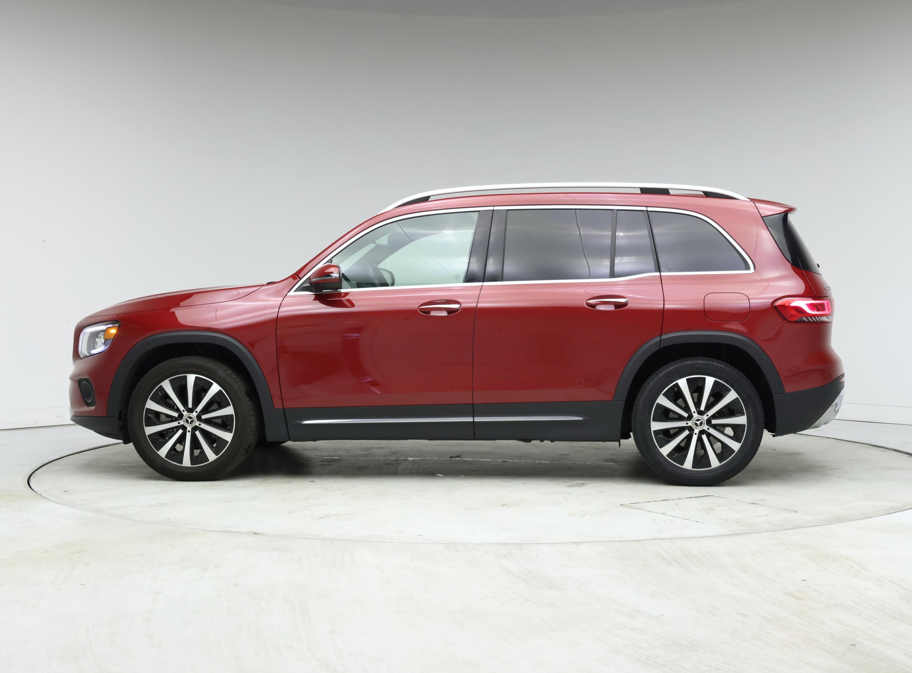 Thumbnail: 2022 Mercedes-Benz GLB - 3