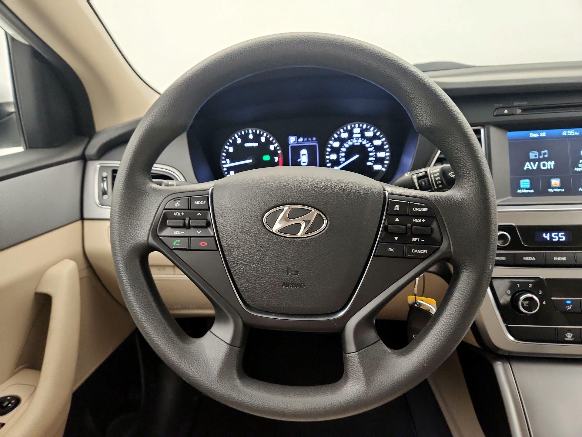 Thumbnail: 2017 Hyundai Sonata - 10