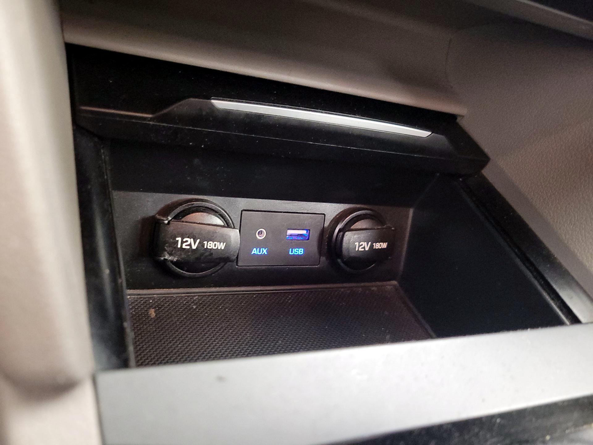 Thumbnail: 2018 Hyundai Elantra - 18