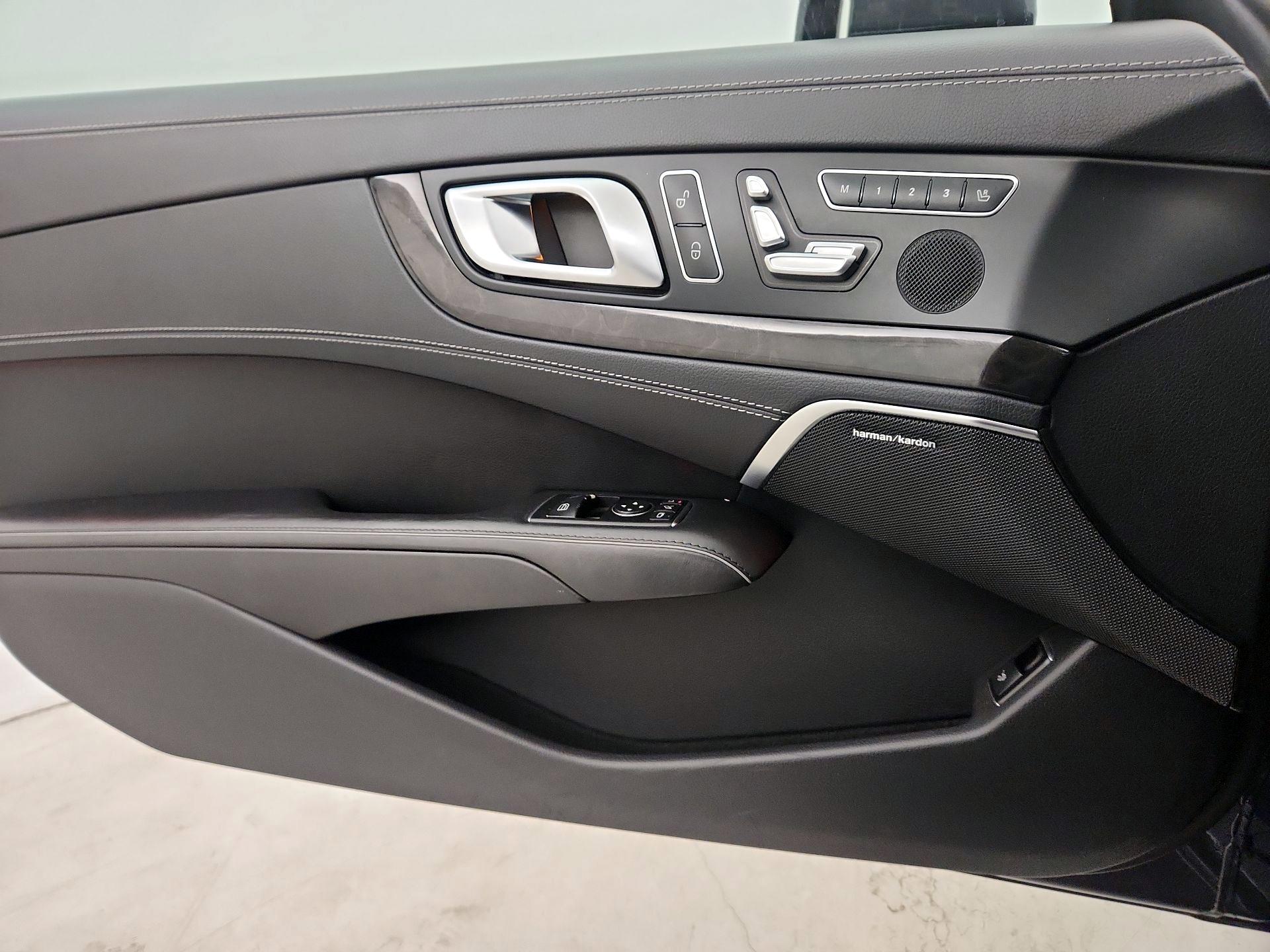 Thumbnail: 2015 Mercedes-Benz SL-Class - 12