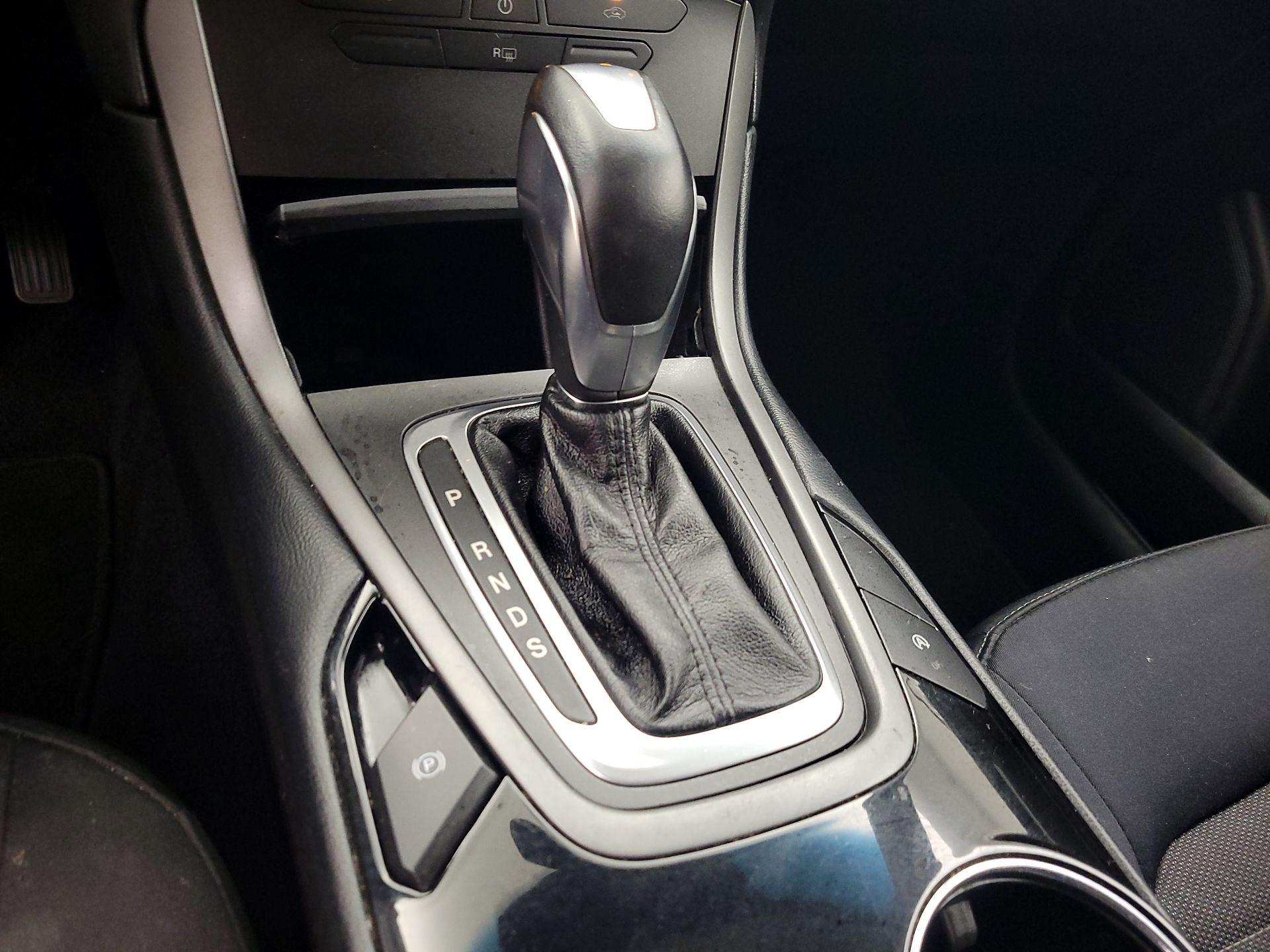 Thumbnail: 2017 Ford Edge - 17