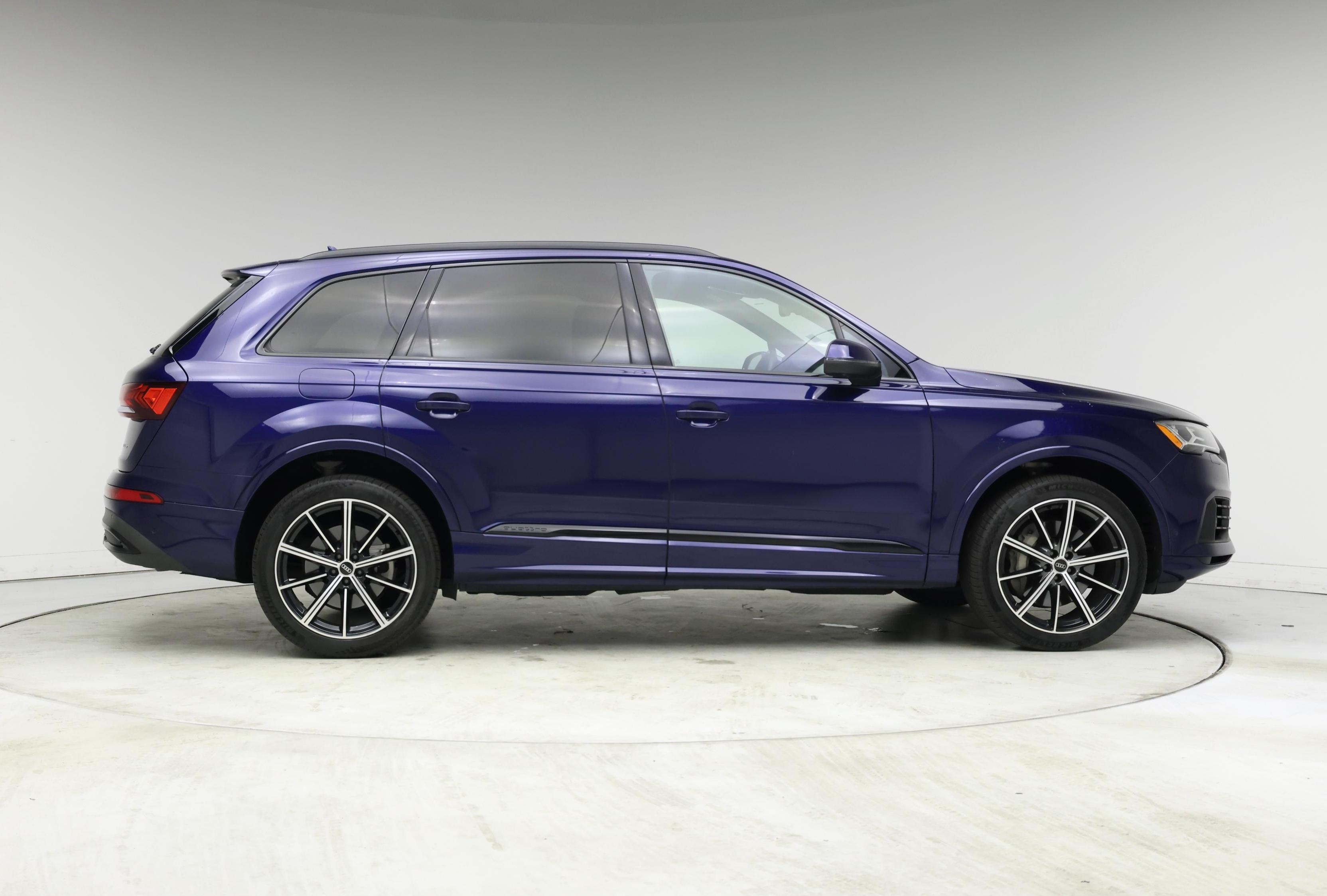 Thumbnail: 2021 Audi Q7 - 7