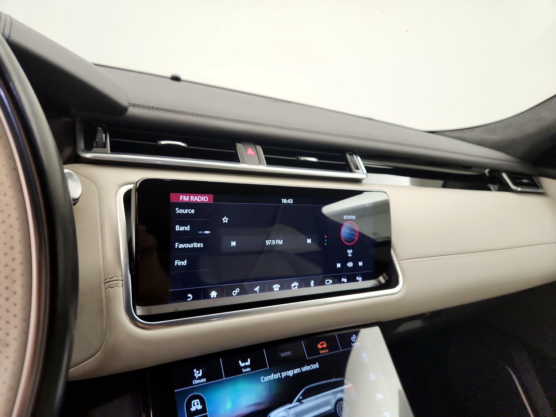 Thumbnail: 2018 Land Rover Range Rover Velar - 15