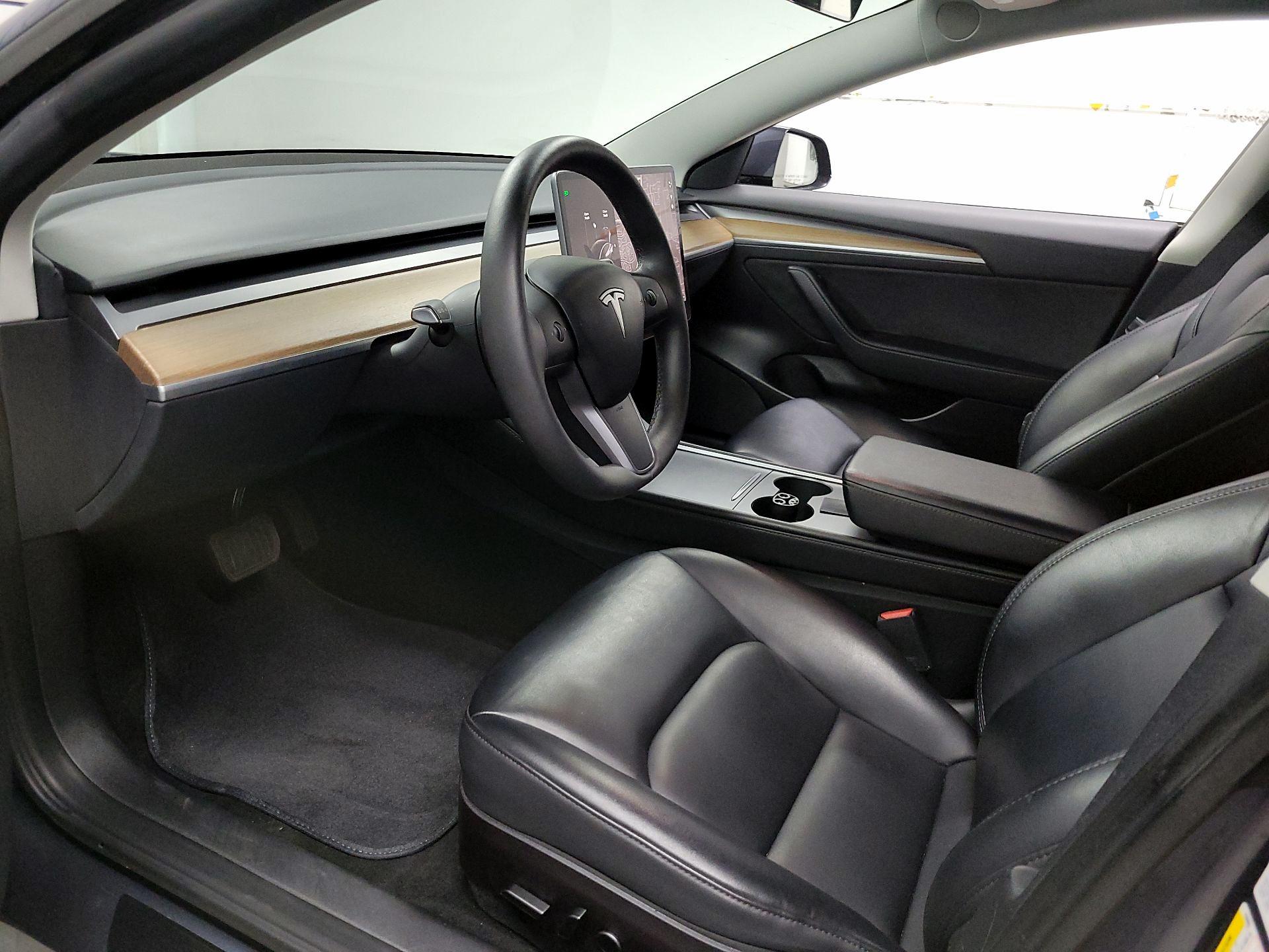 Thumbnail: 2023 Tesla Model 3 - 11