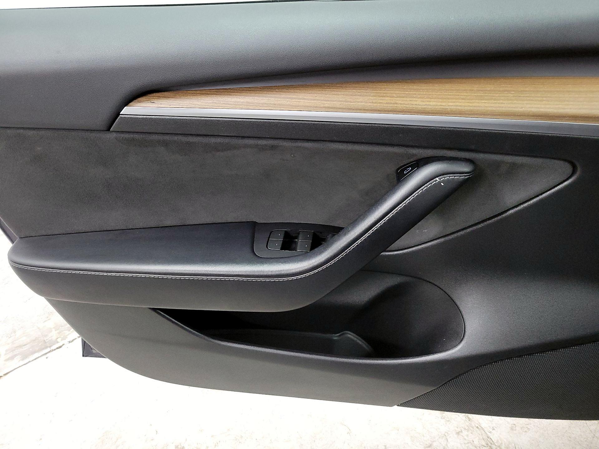 Thumbnail: 2023 Tesla Model 3 - 12