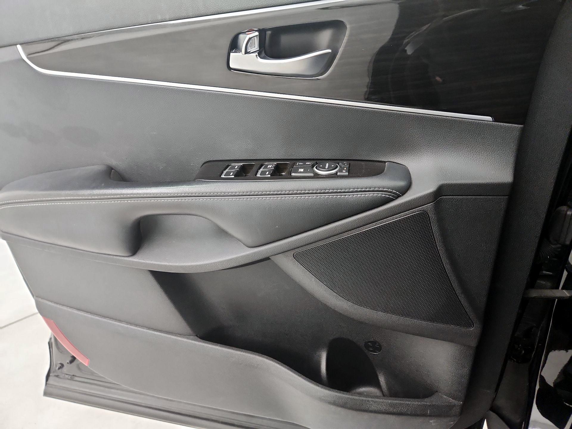 Thumbnail: 2019 Kia Sorento - 12