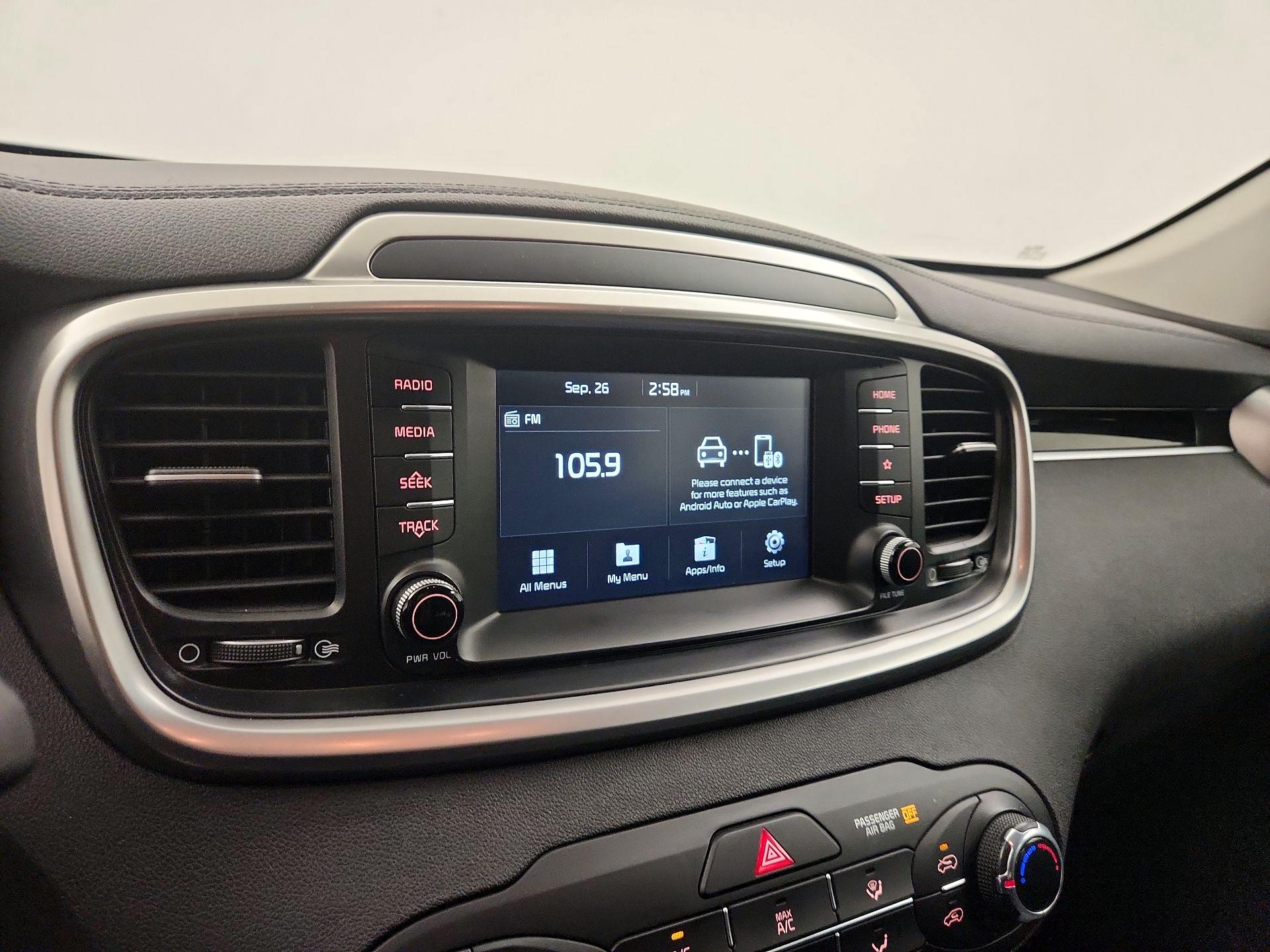 Thumbnail: 2019 Kia Sorento - 15