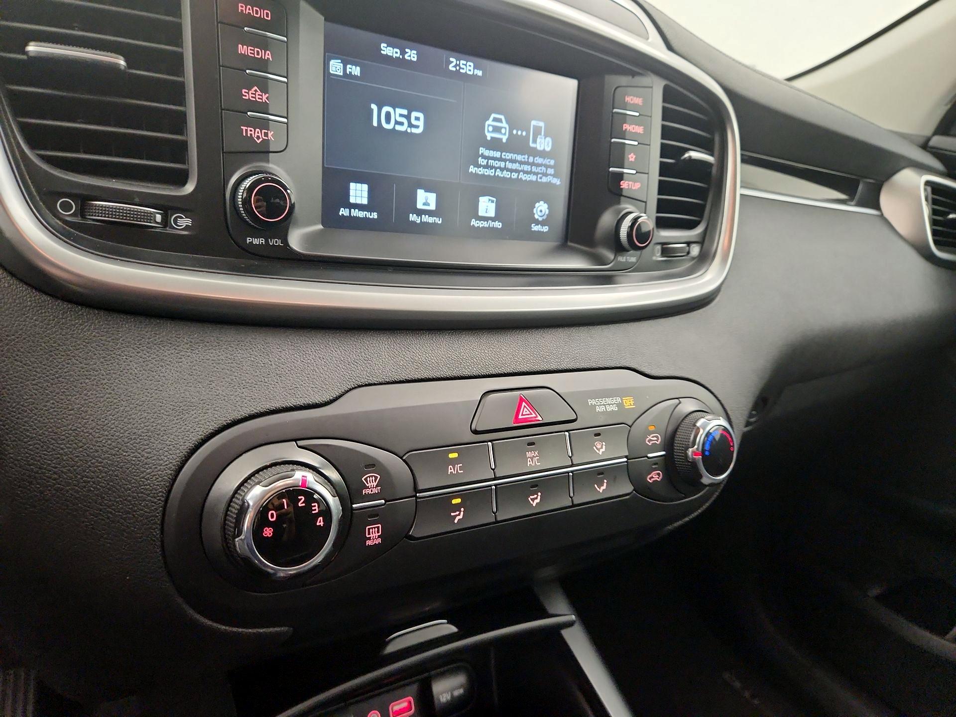 Thumbnail: 2019 Kia Sorento - 16