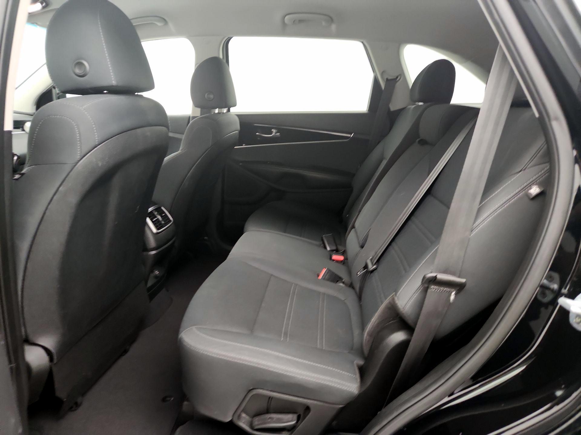 Thumbnail: 2019 Kia Sorento - 19