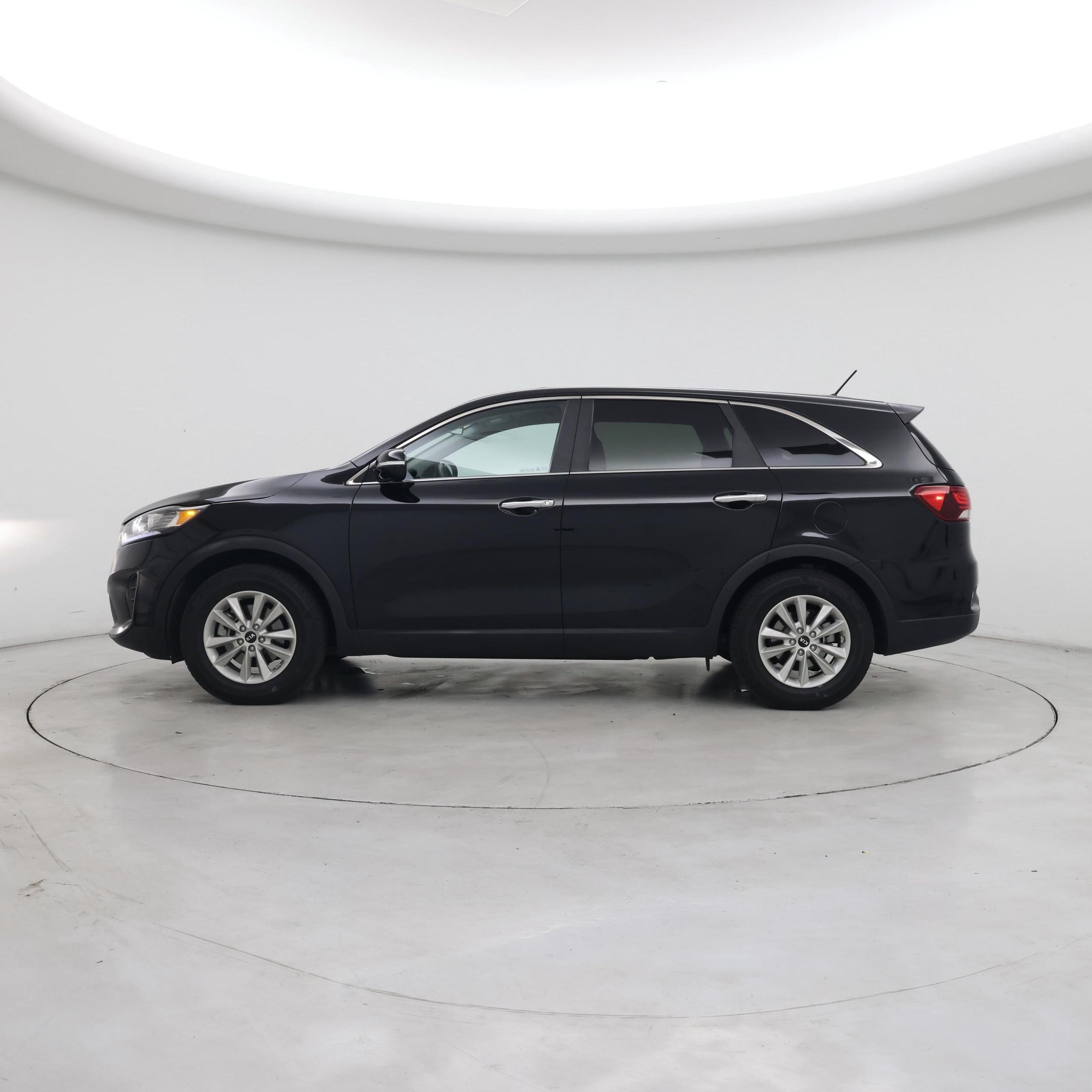 Thumbnail: 2019 Kia Sorento - 3