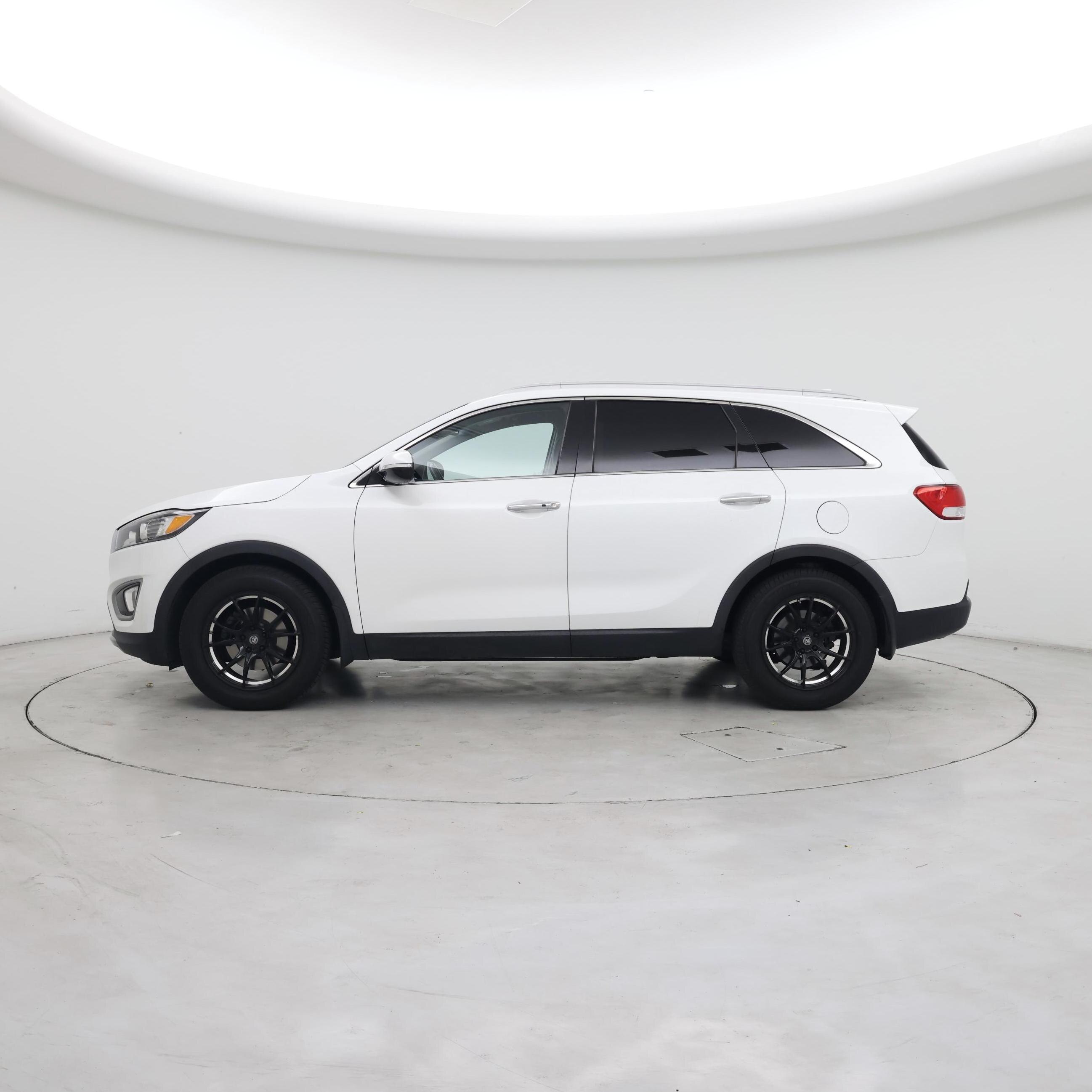 Thumbnail: 2017 Kia Sorento - 3