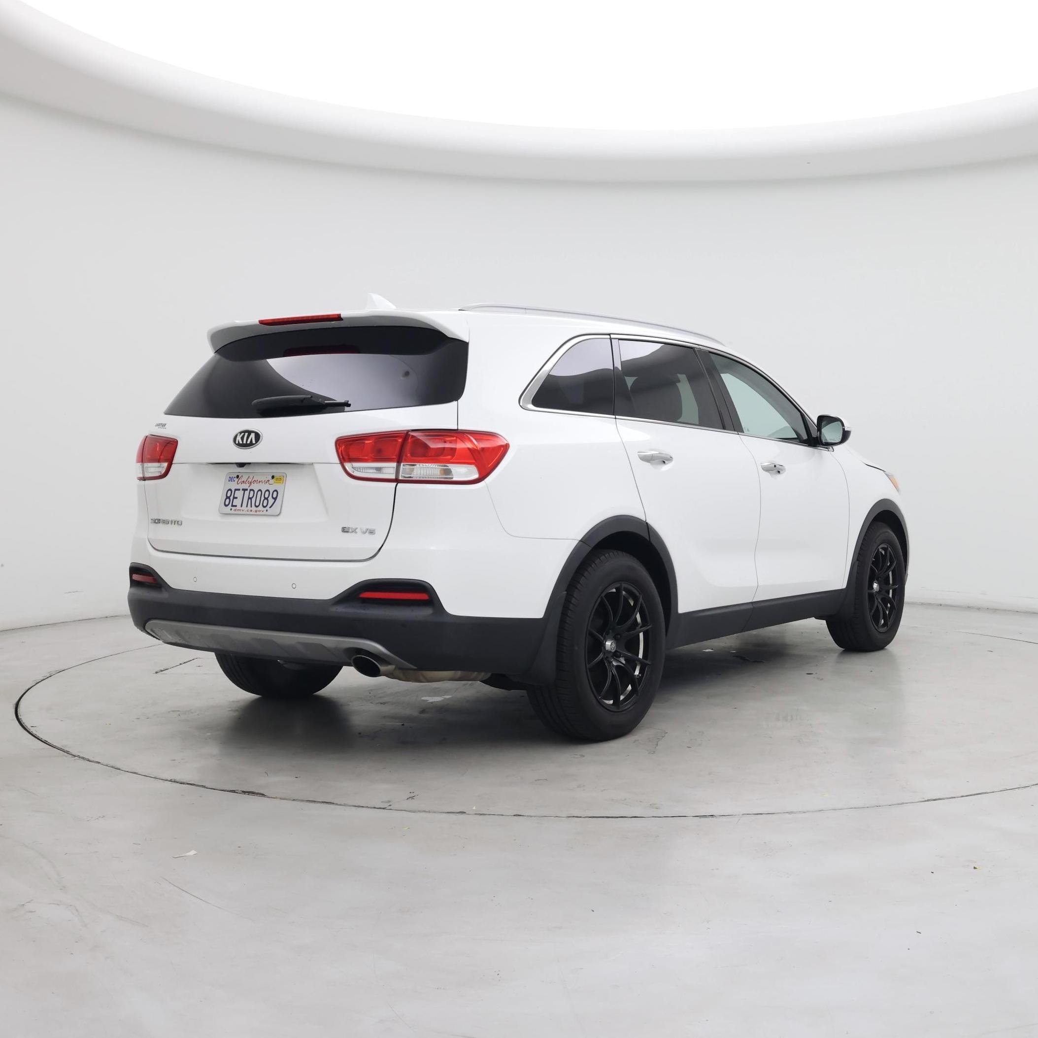 Thumbnail: 2017 Kia Sorento - 8