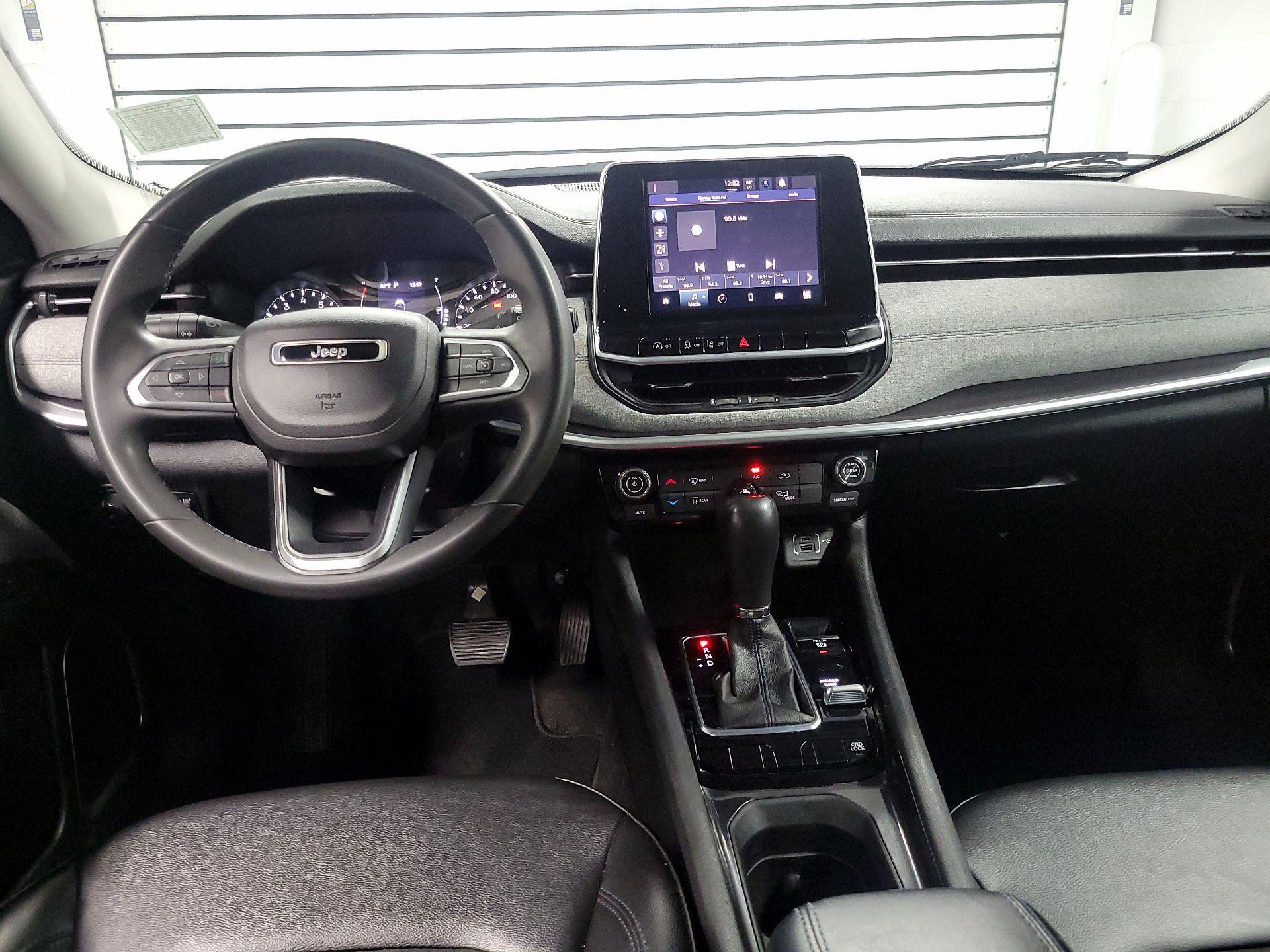 Thumbnail: 2022 Jeep Compass - 9