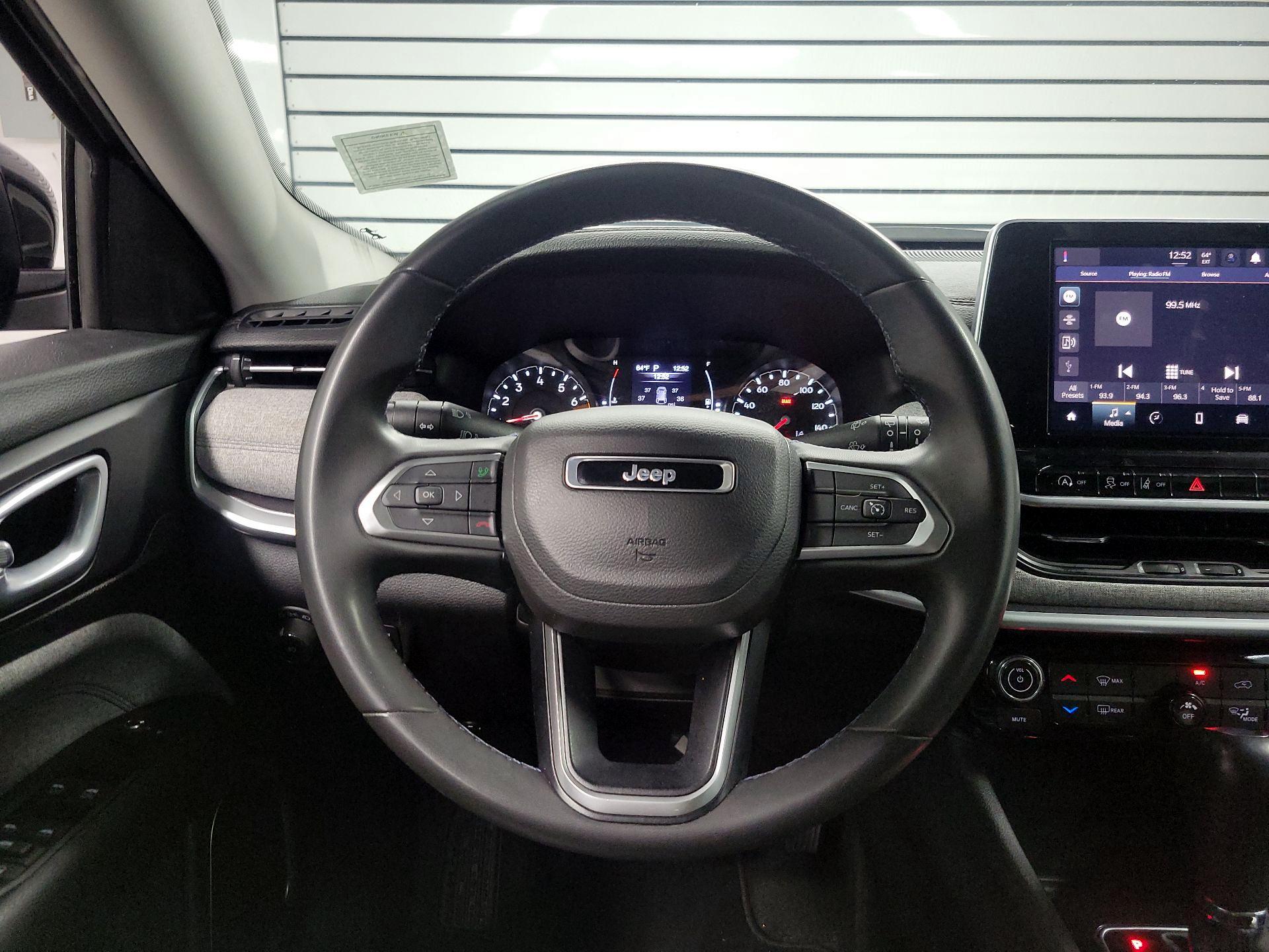 Thumbnail: 2022 Jeep Compass - 10
