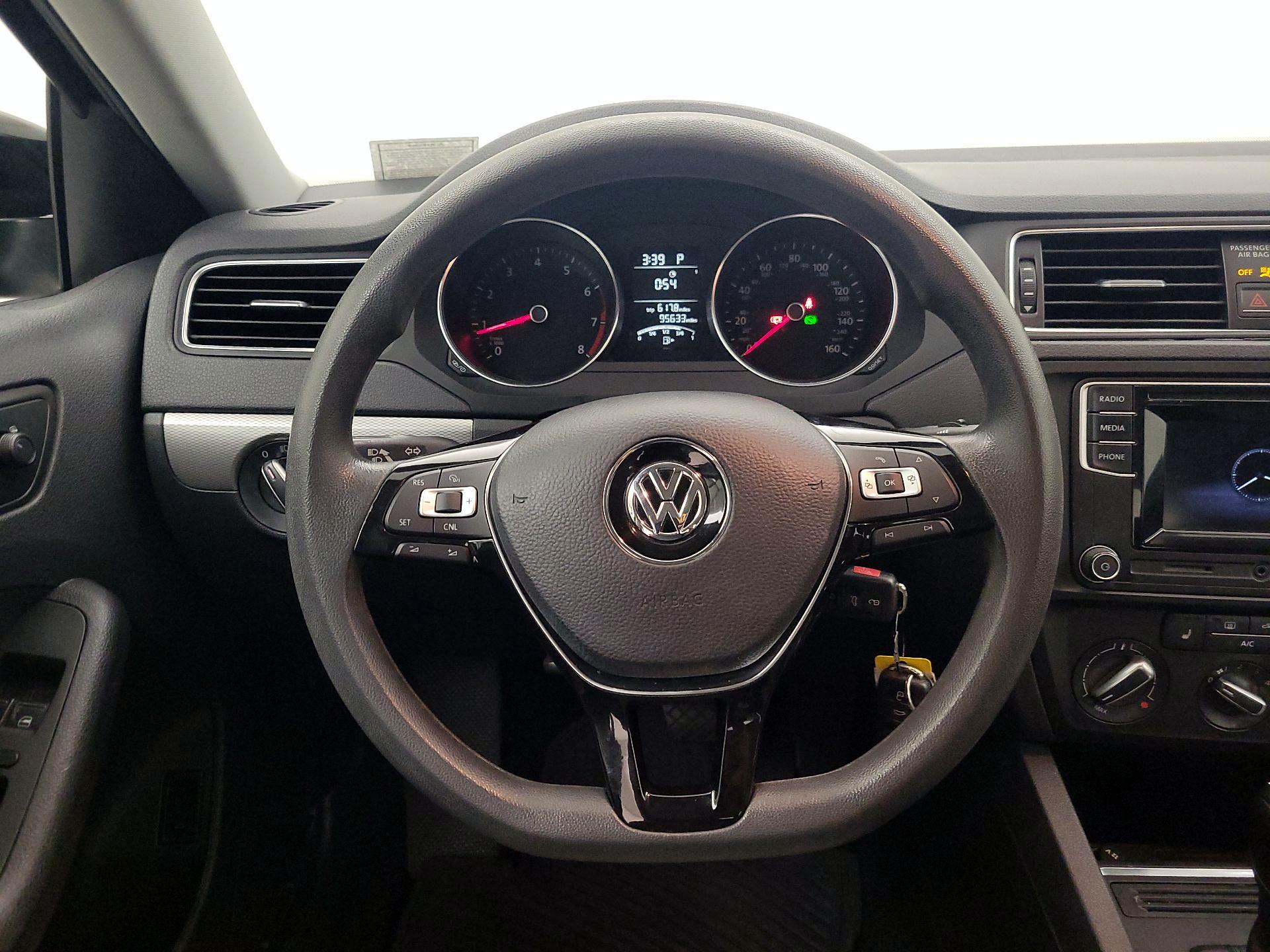 Thumbnail: 2017 Volkswagen Jetta - 10