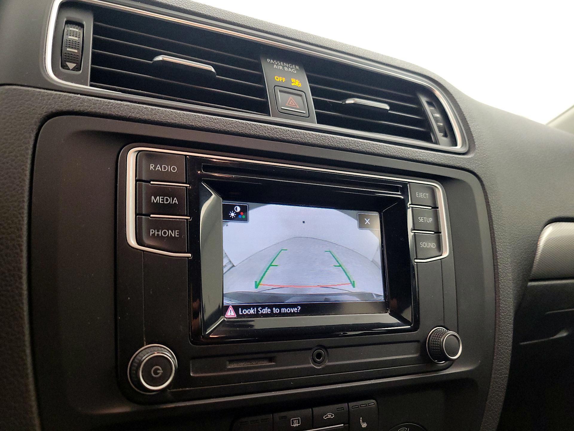 Thumbnail: 2017 Volkswagen Jetta - 14