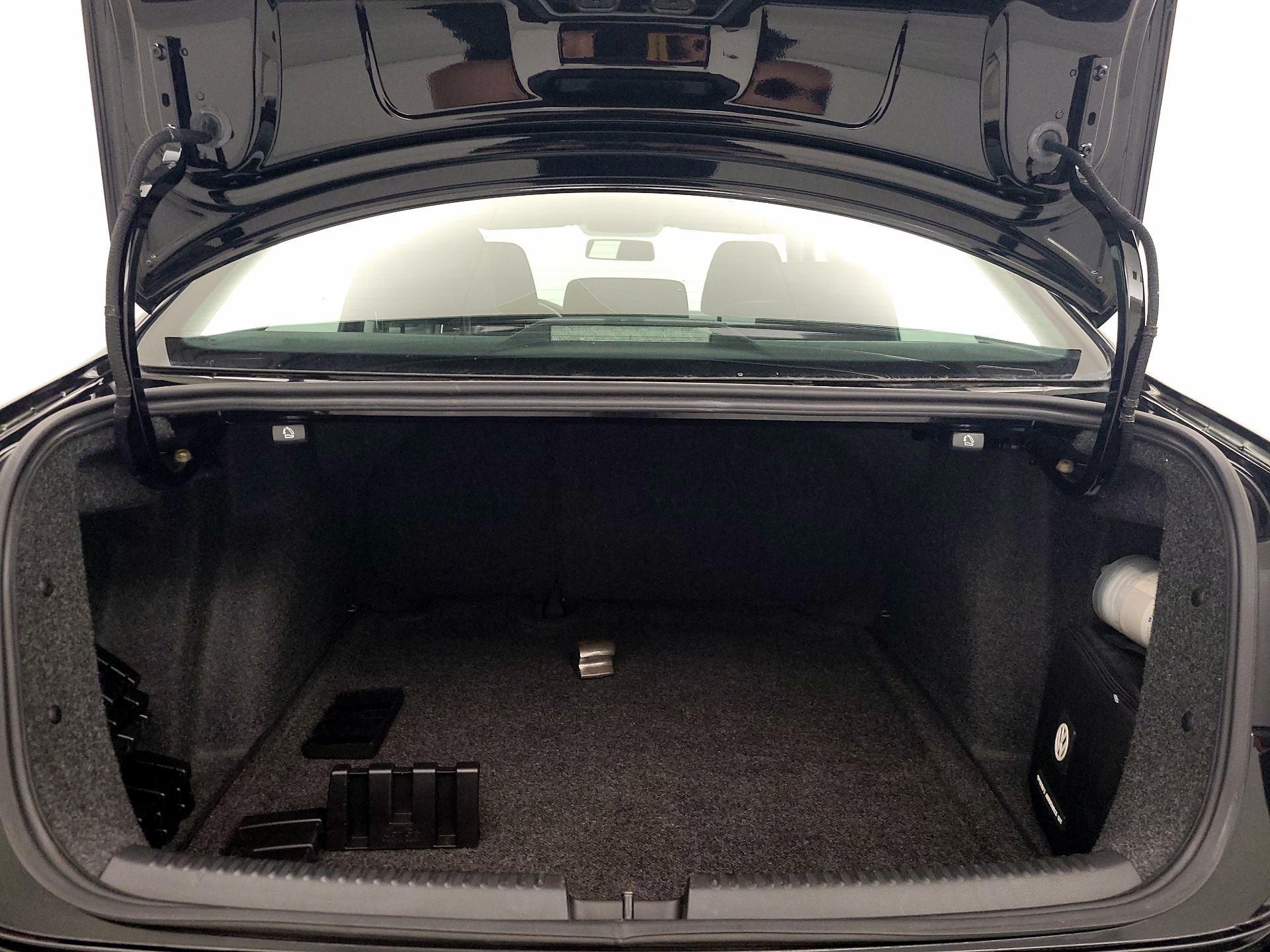 Thumbnail: 2017 Volkswagen Jetta - 20