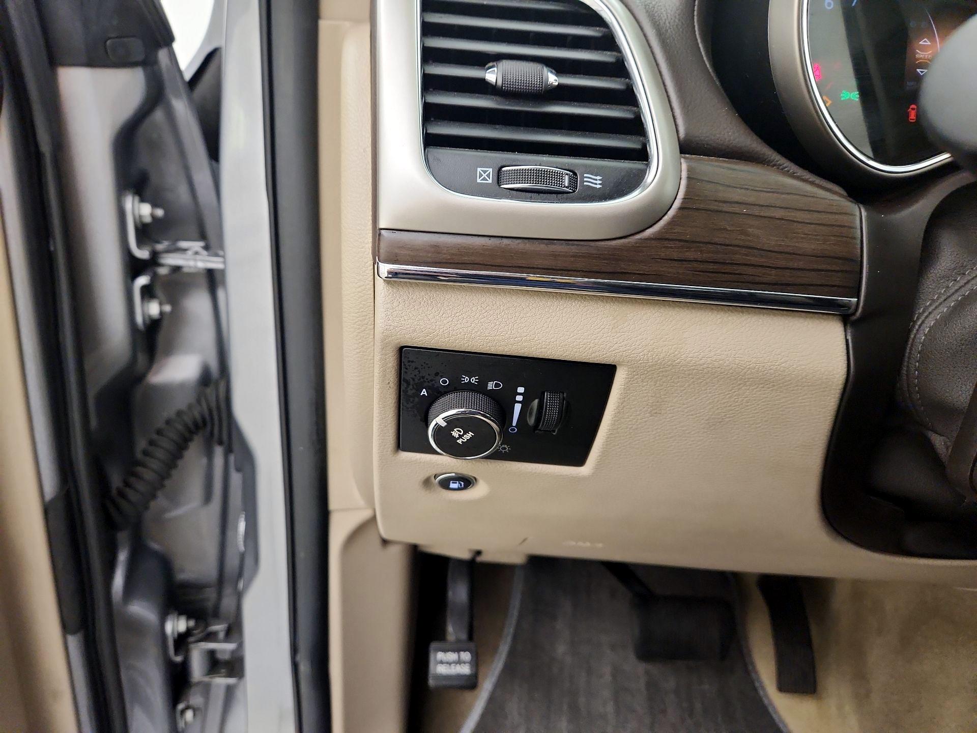 Thumbnail: 2014 Jeep Grand Cherokee - 13