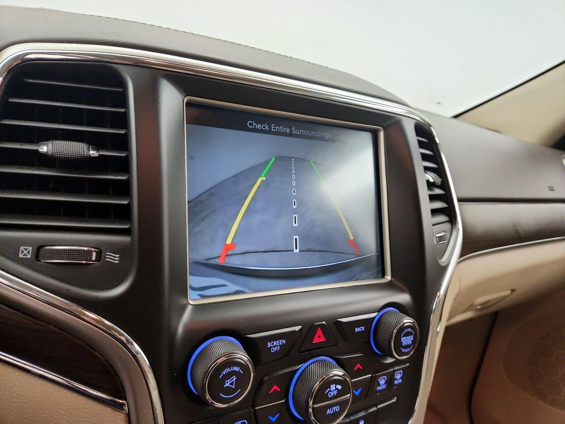 Thumbnail: 2014 Jeep Grand Cherokee - 15