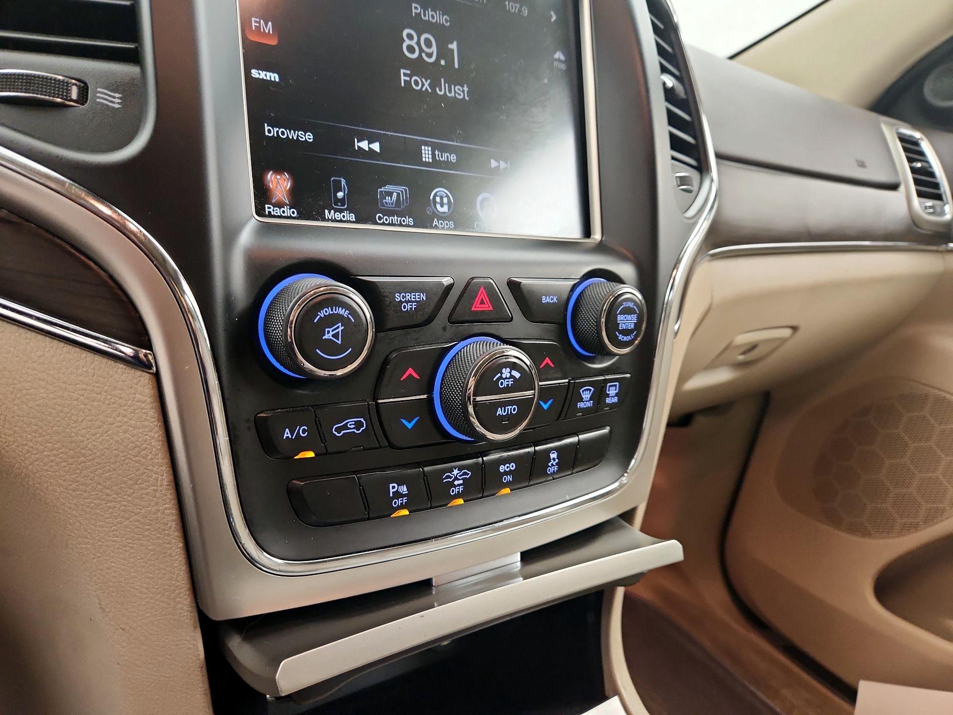 Thumbnail: 2014 Jeep Grand Cherokee - 17