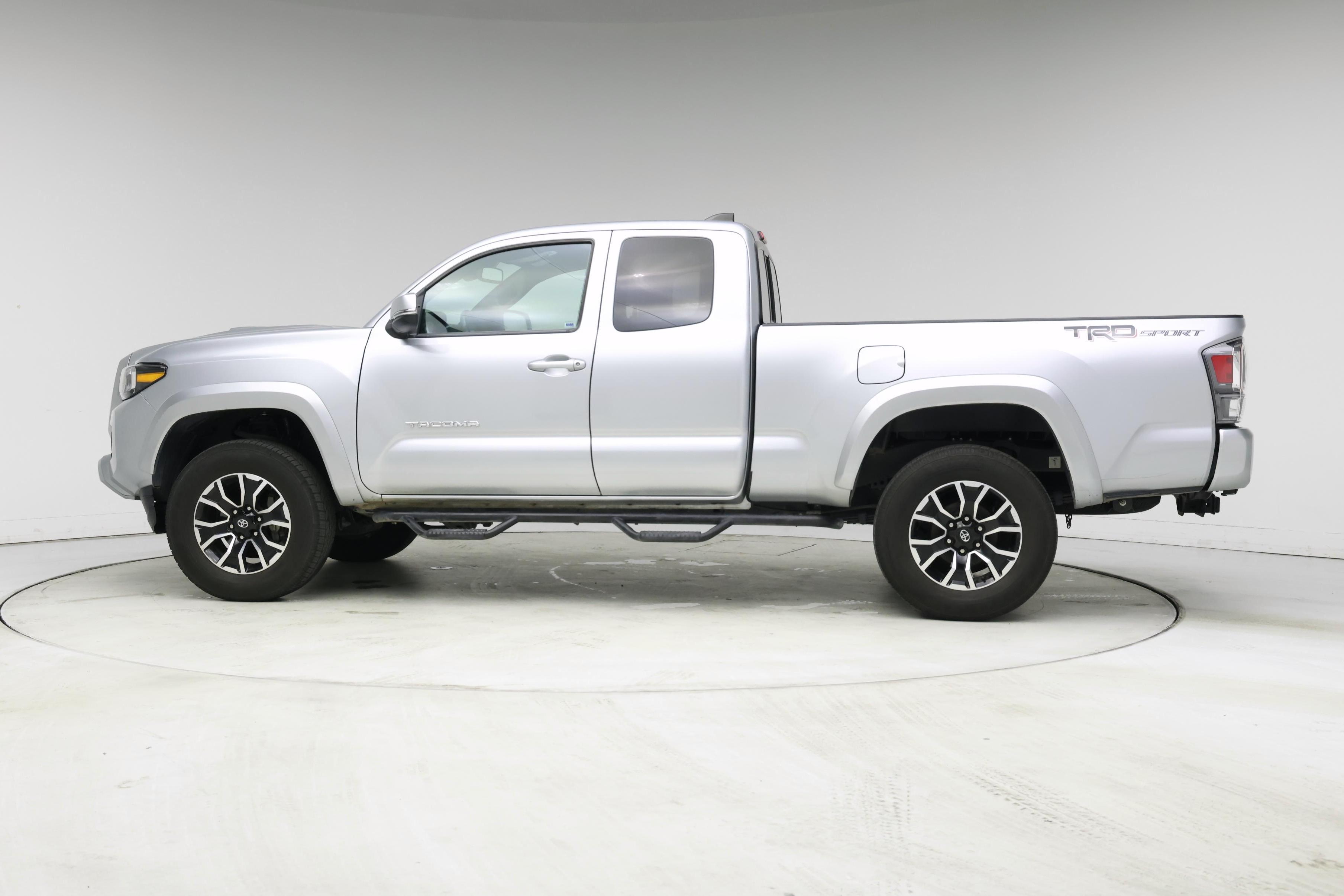 Thumbnail: 2022 Toyota Tacoma - 3