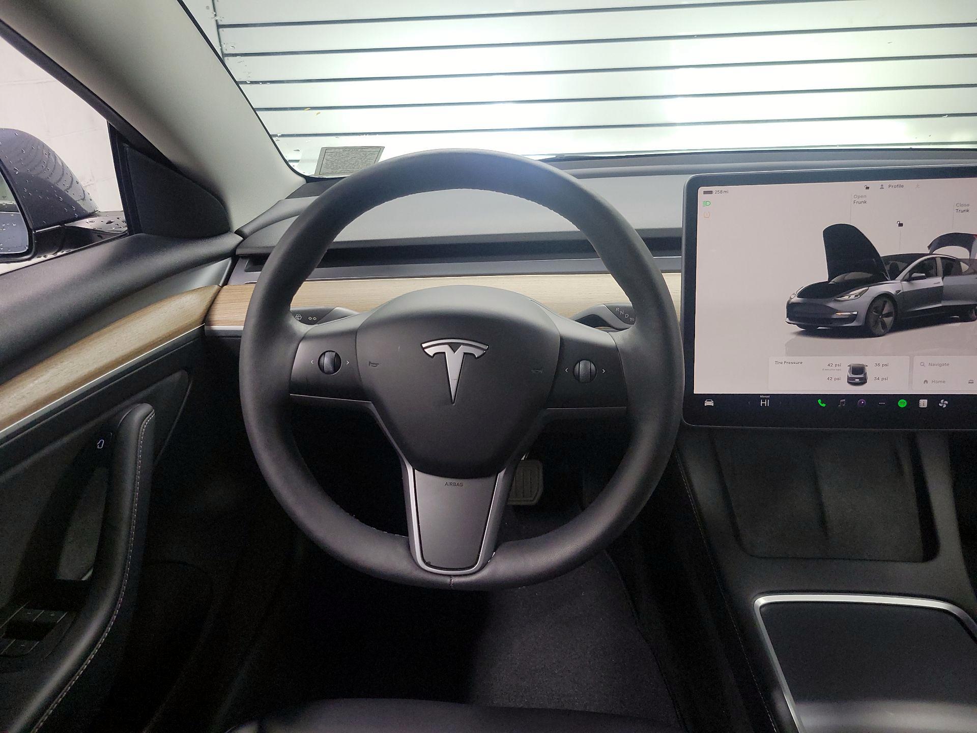 Thumbnail: 2023 Tesla Model 3 - 10