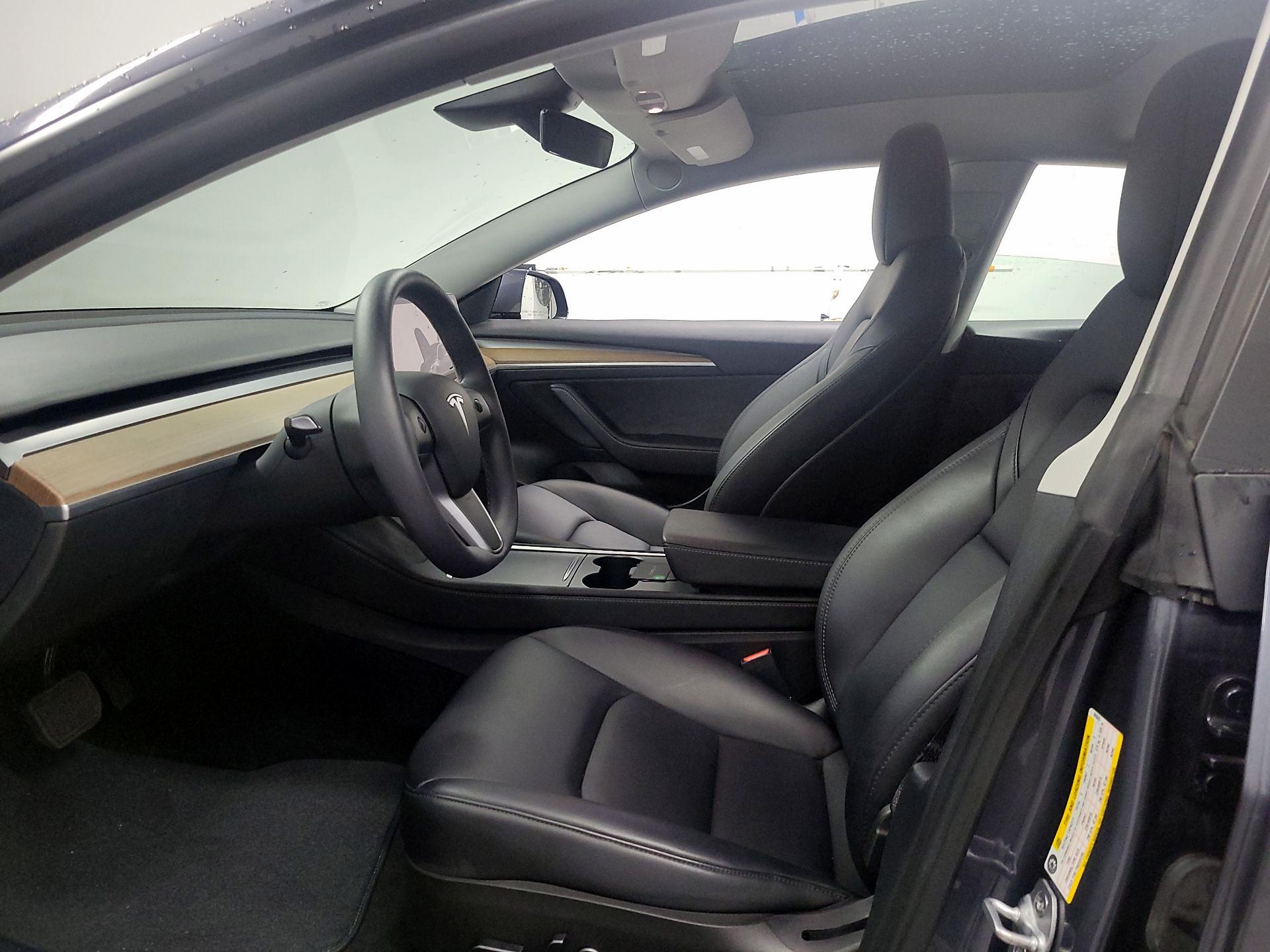 Thumbnail: 2023 Tesla Model 3 - 11