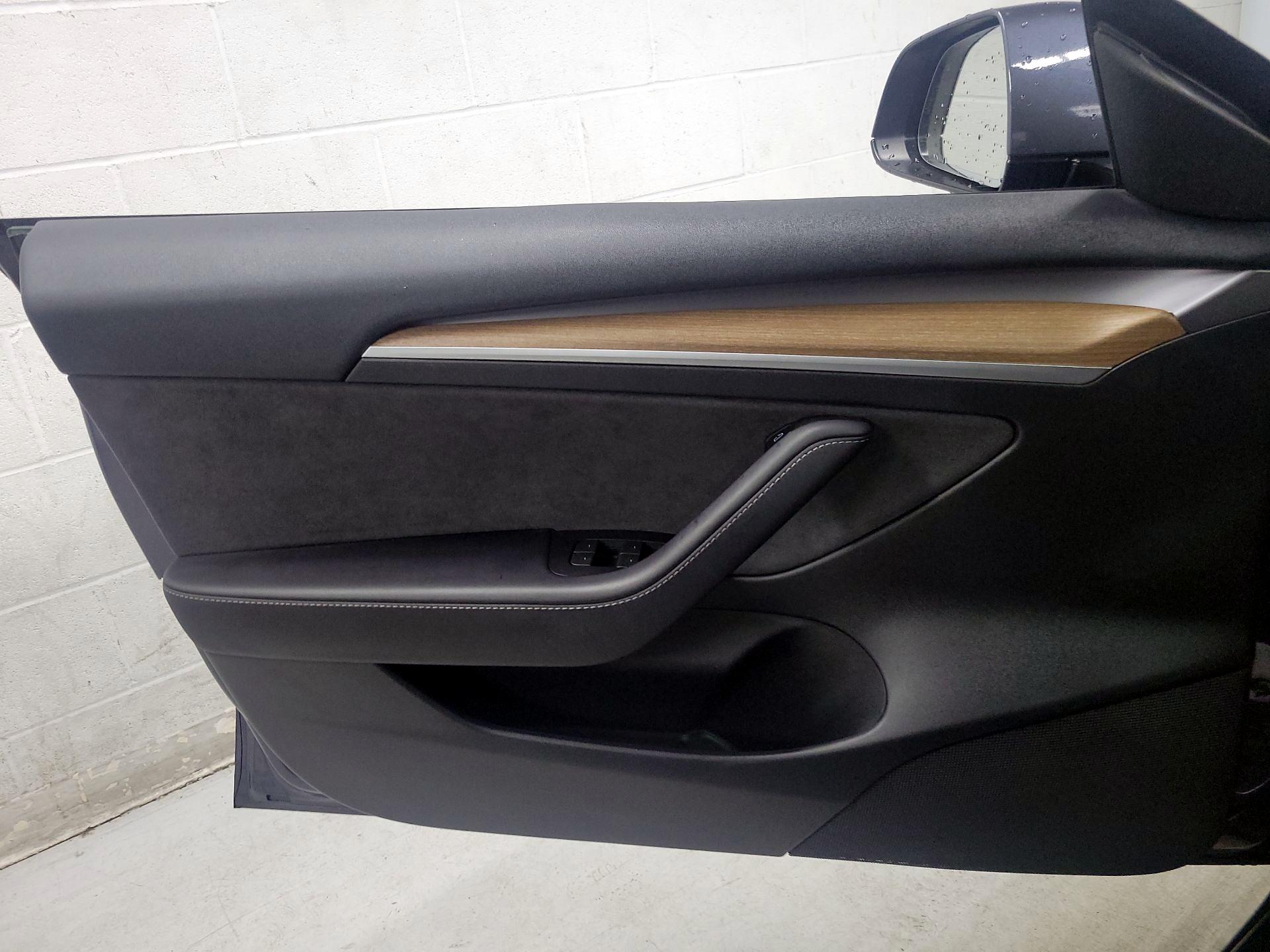 Thumbnail: 2023 Tesla Model 3 - 12