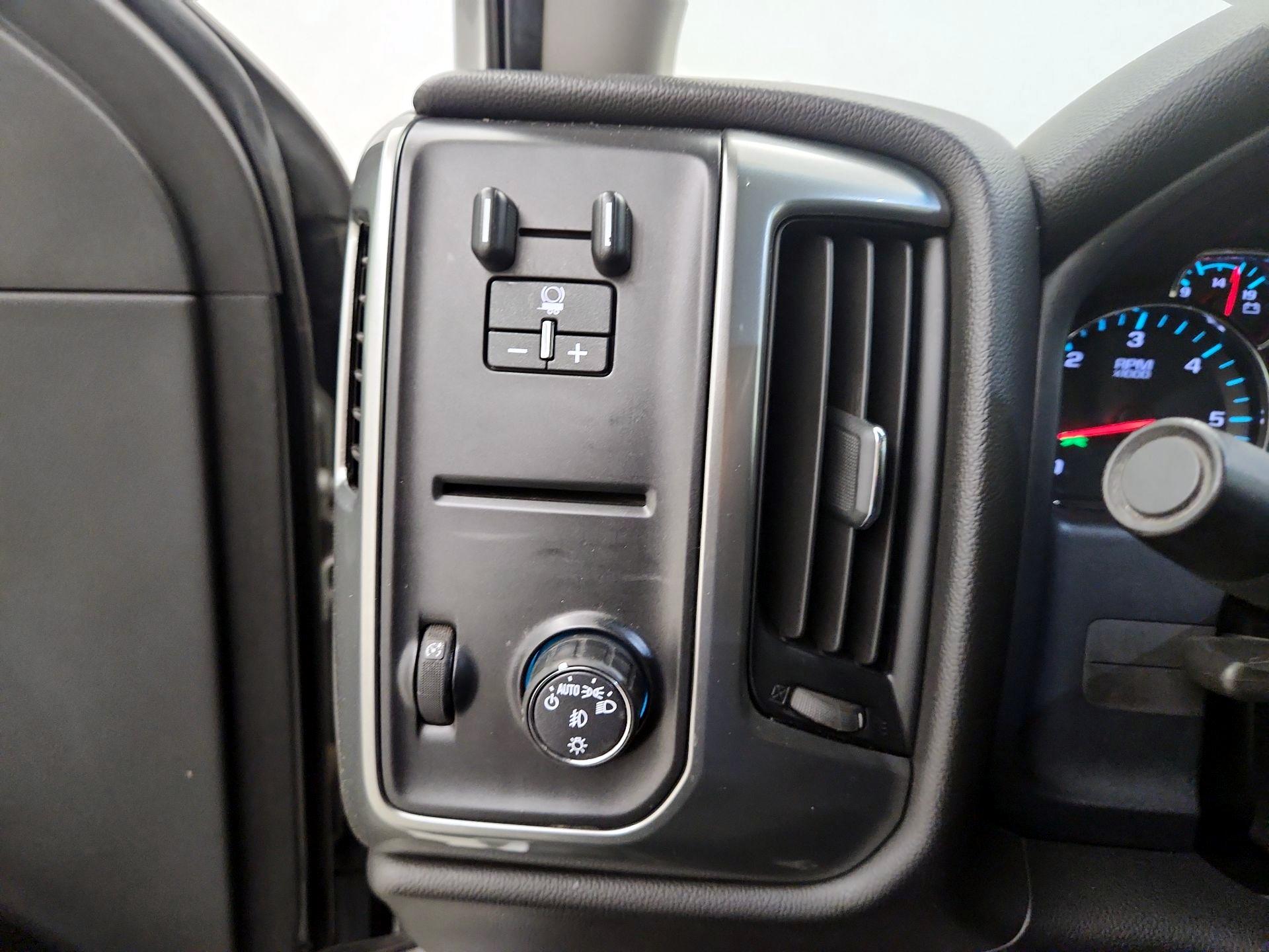 Thumbnail: 2019 Chevrolet Silverado 1500 - 13