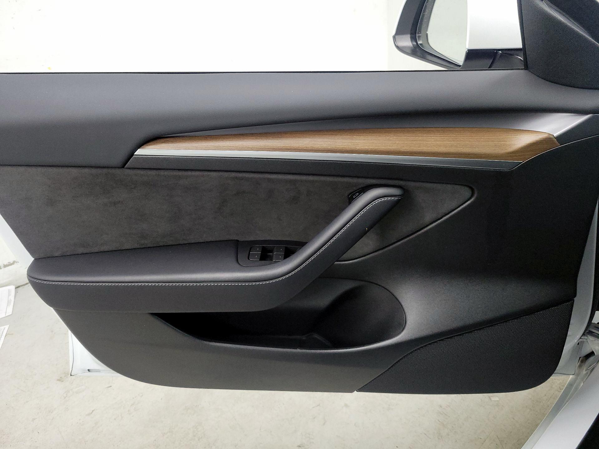 Thumbnail: 2023 Tesla Model 3 - 12