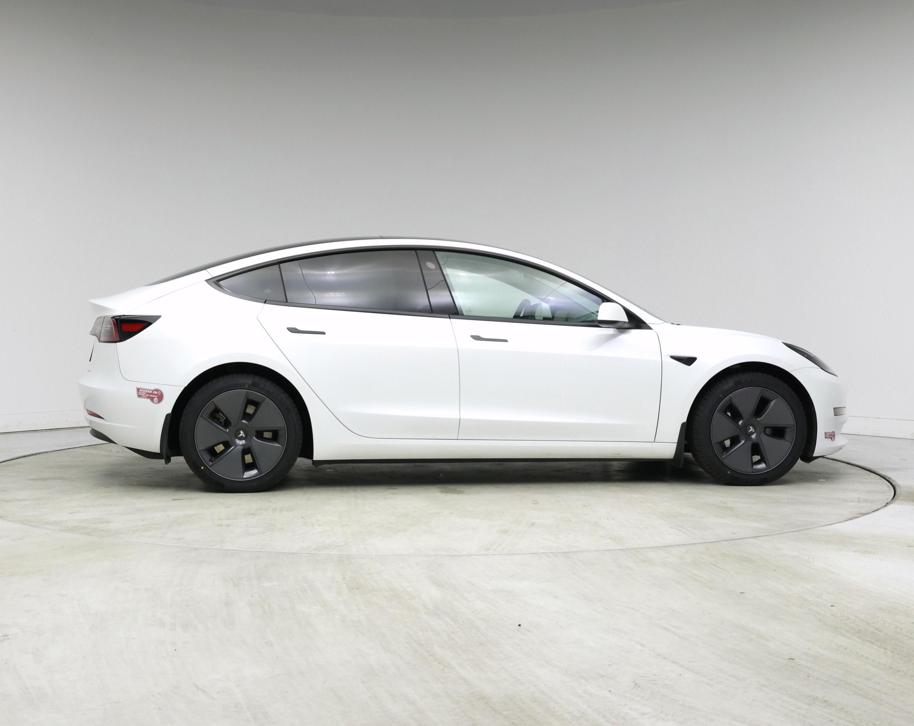 Thumbnail: 2023 Tesla Model 3 - 7