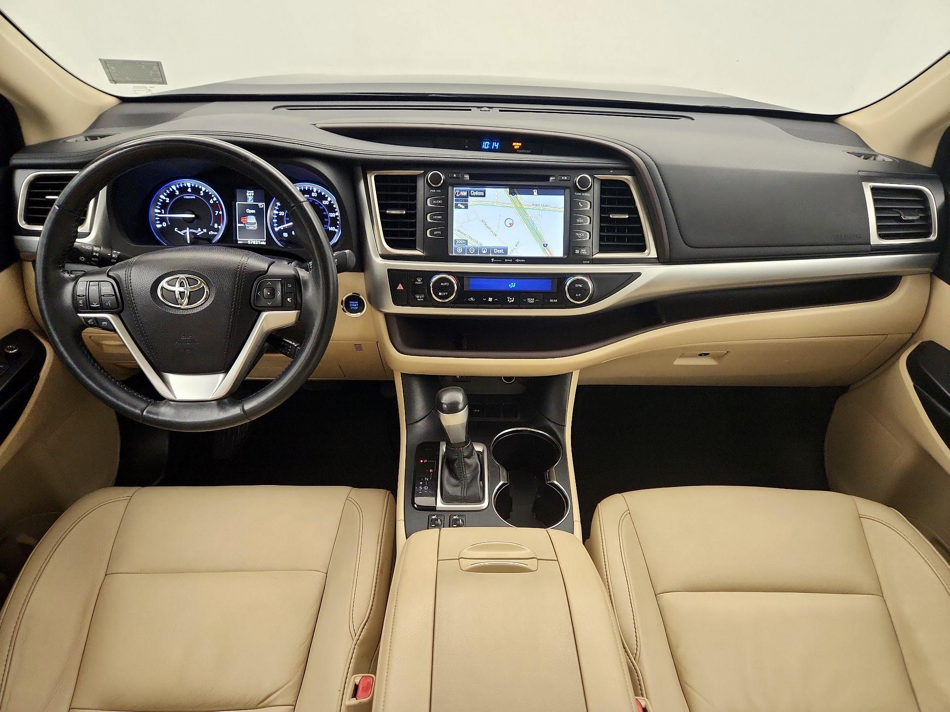 Thumbnail: 2016 Toyota Highlander - 9