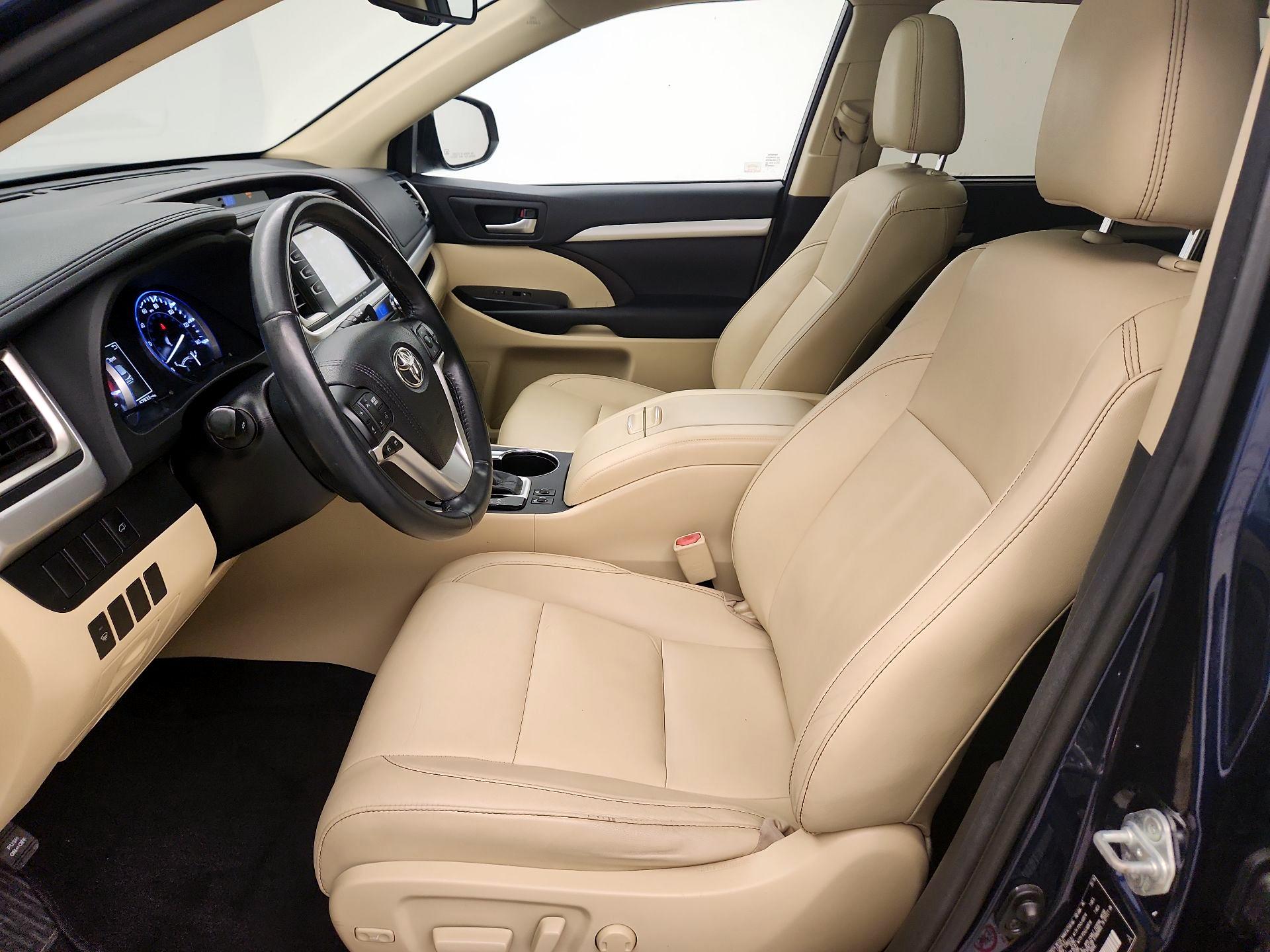 Thumbnail: 2016 Toyota Highlander - 11