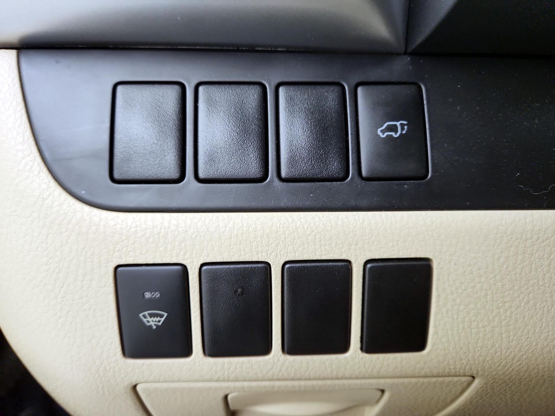 Thumbnail: 2016 Toyota Highlander - 13