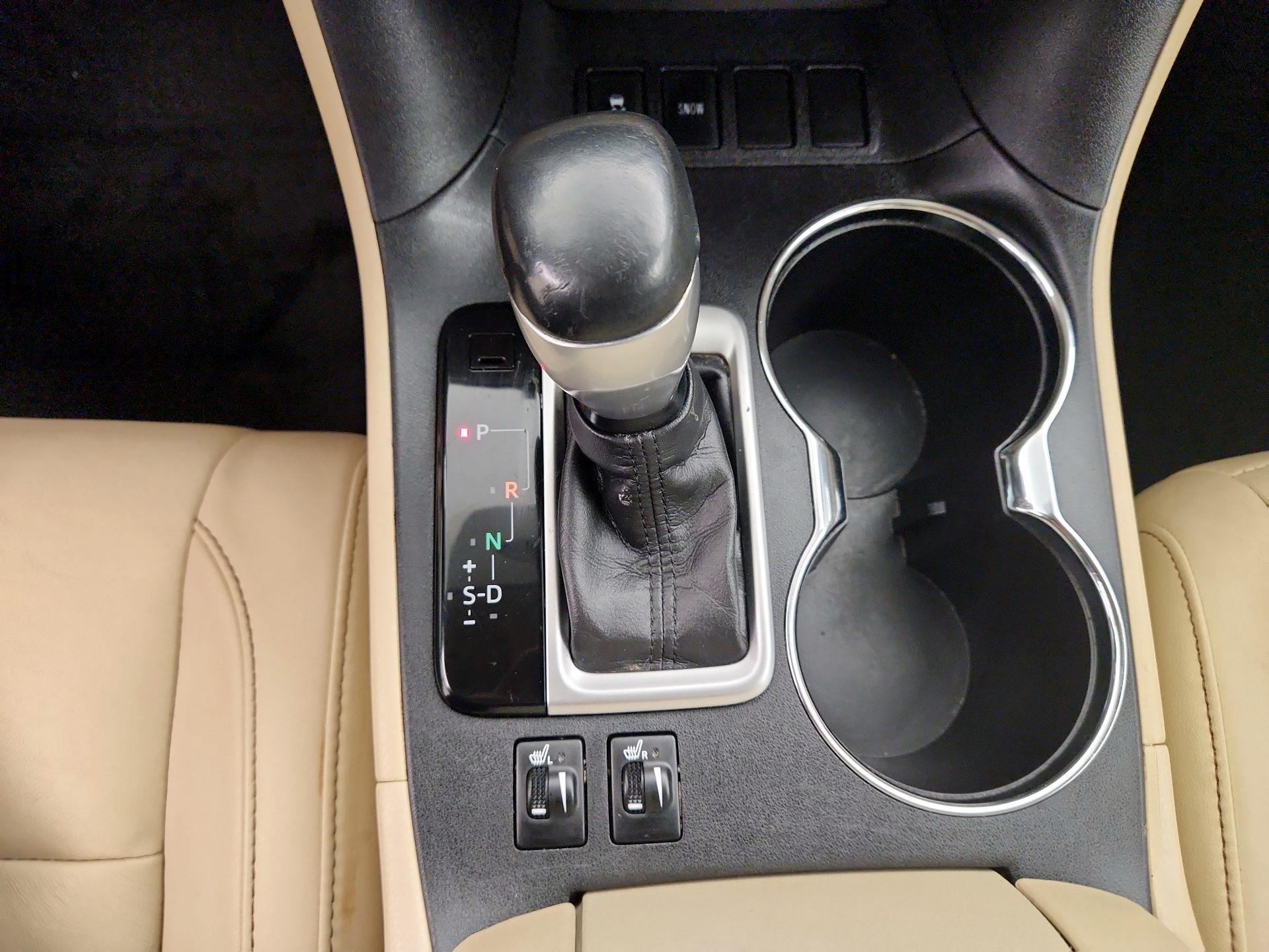 Thumbnail: 2016 Toyota Highlander - 18