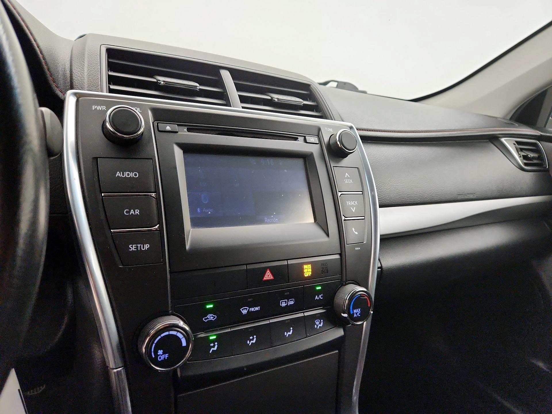 Thumbnail: 2016 Toyota Camry - 16