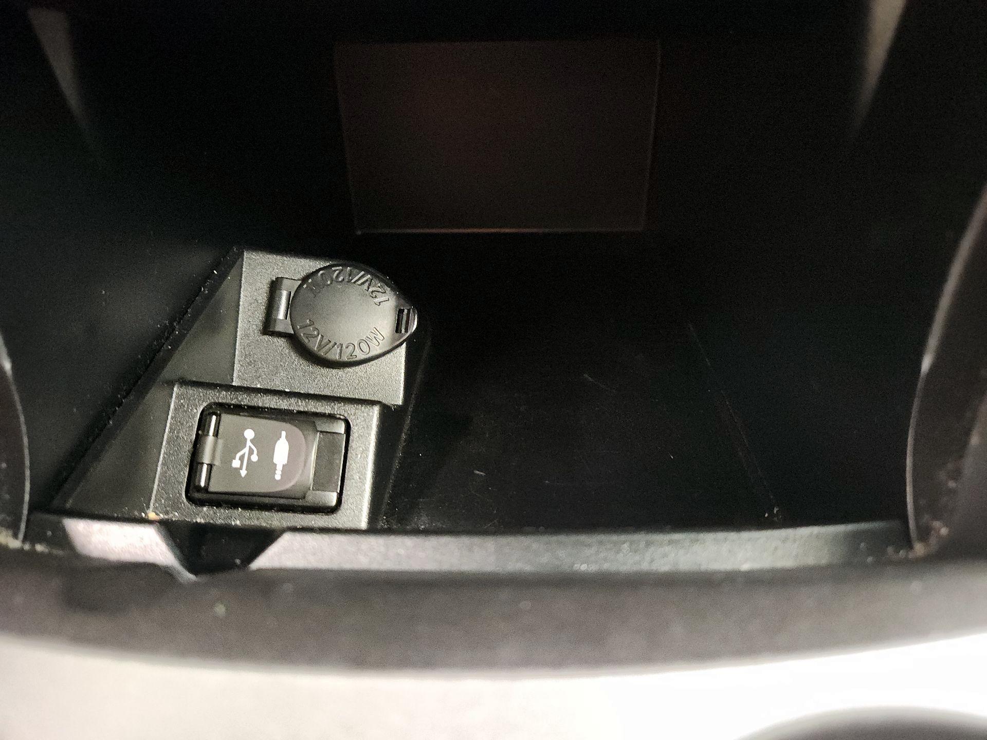 Thumbnail: 2016 Toyota Camry - 18