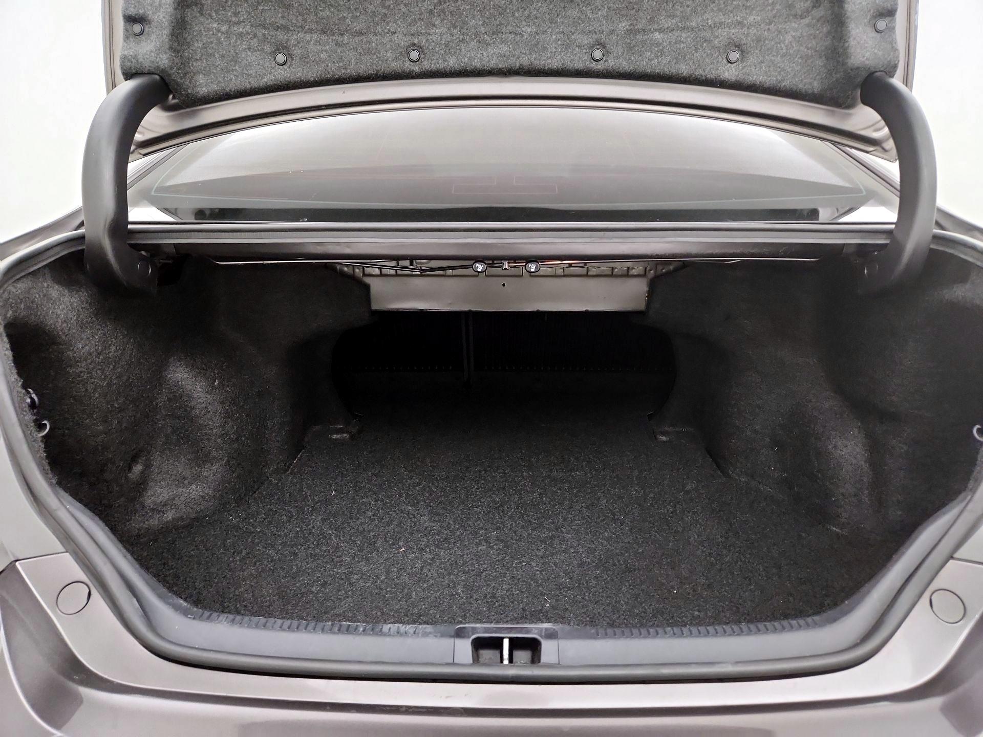 Thumbnail: 2016 Toyota Camry - 20