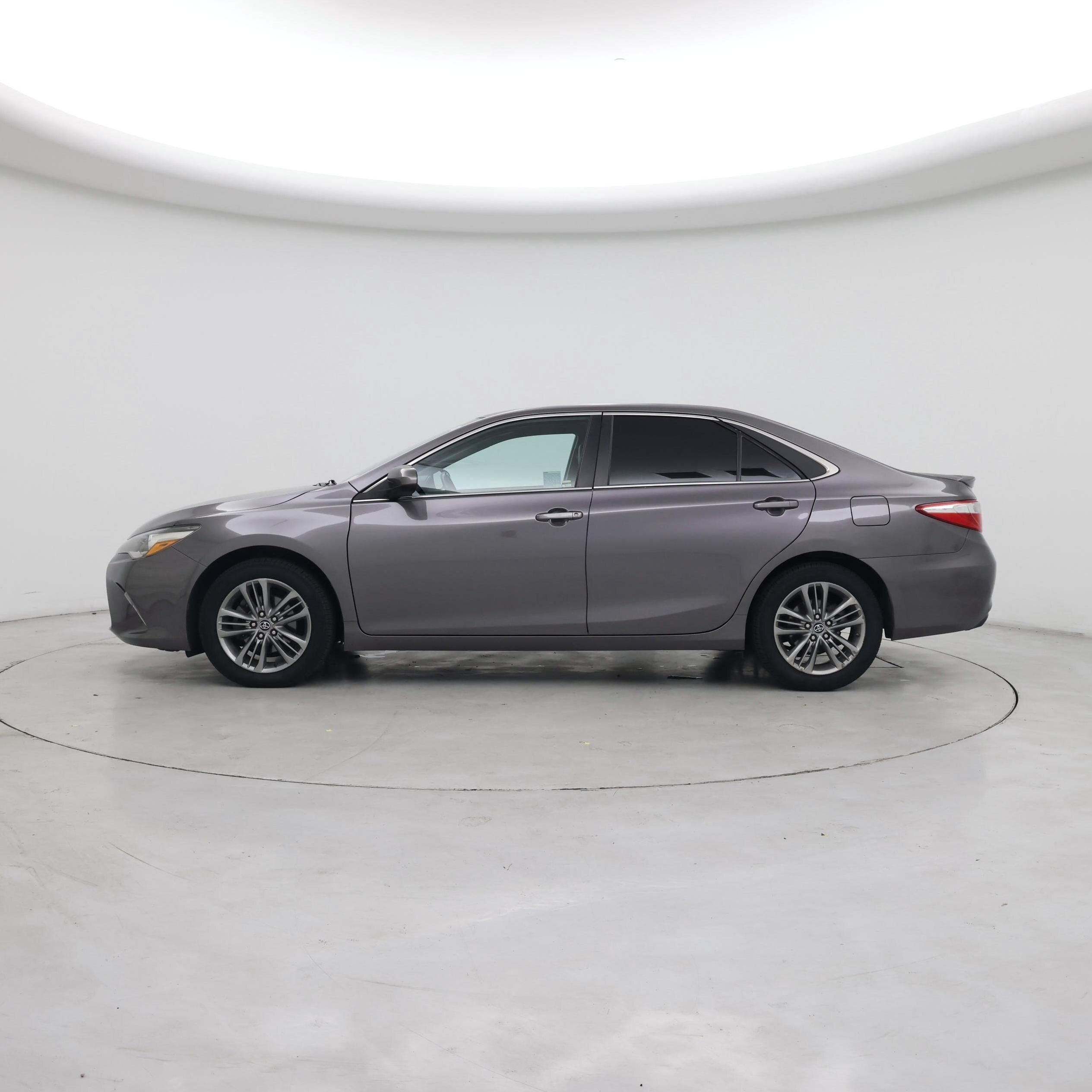Thumbnail: 2016 Toyota Camry - 3