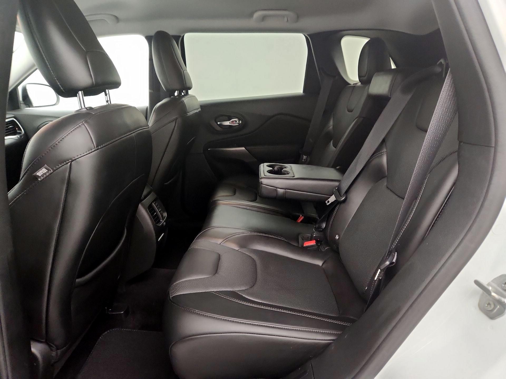 Thumbnail: 2019 Jeep Cherokee - 19