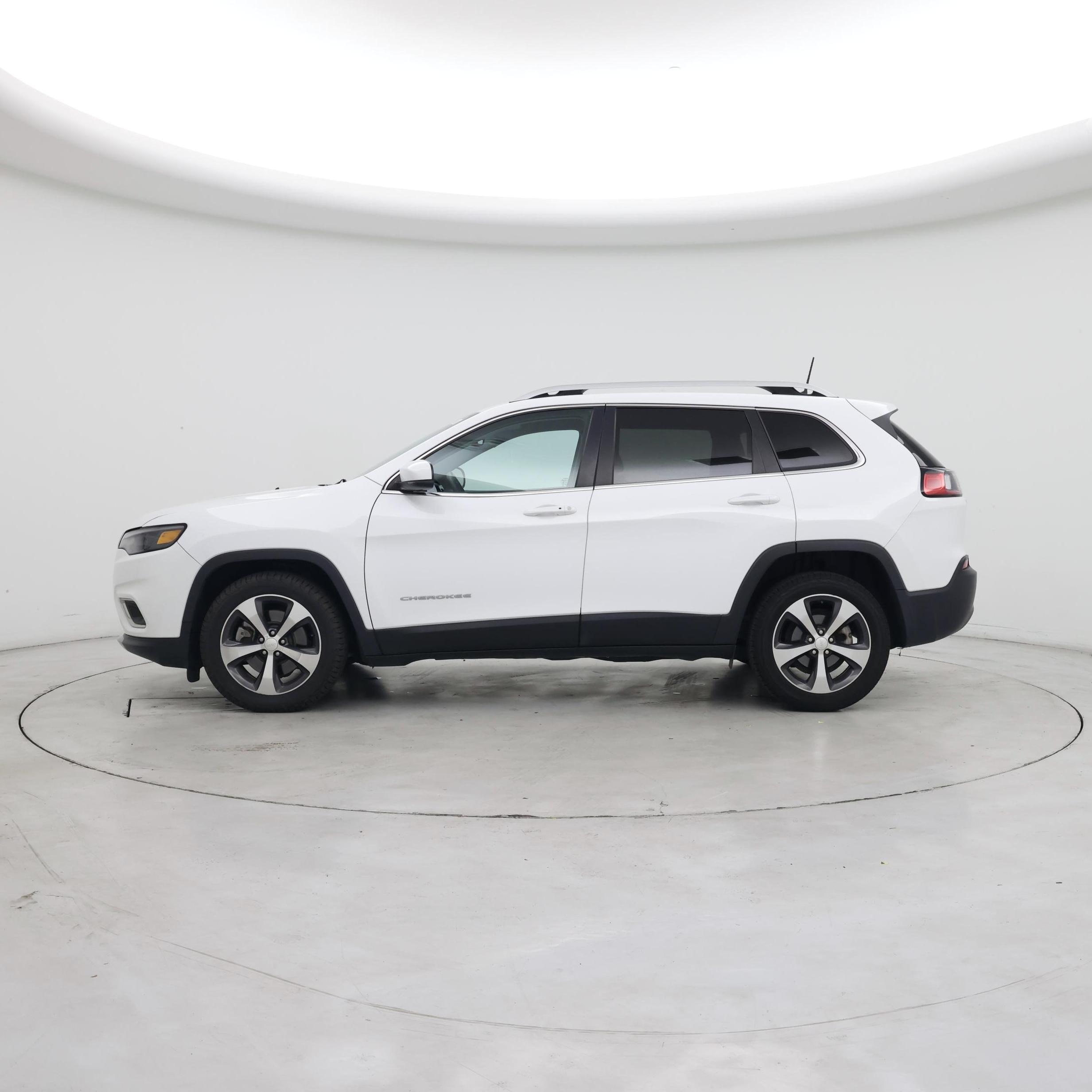 Thumbnail: 2019 Jeep Cherokee - 3