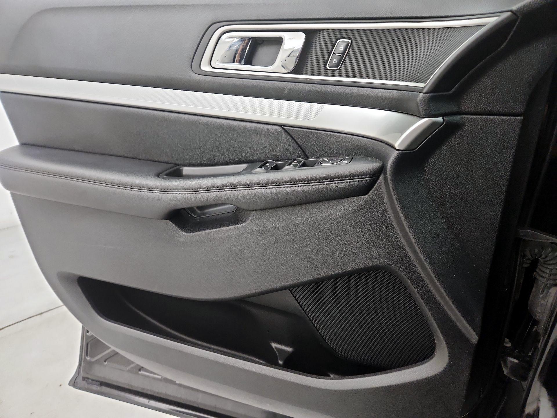 Thumbnail: 2017 Ford Explorer - 12