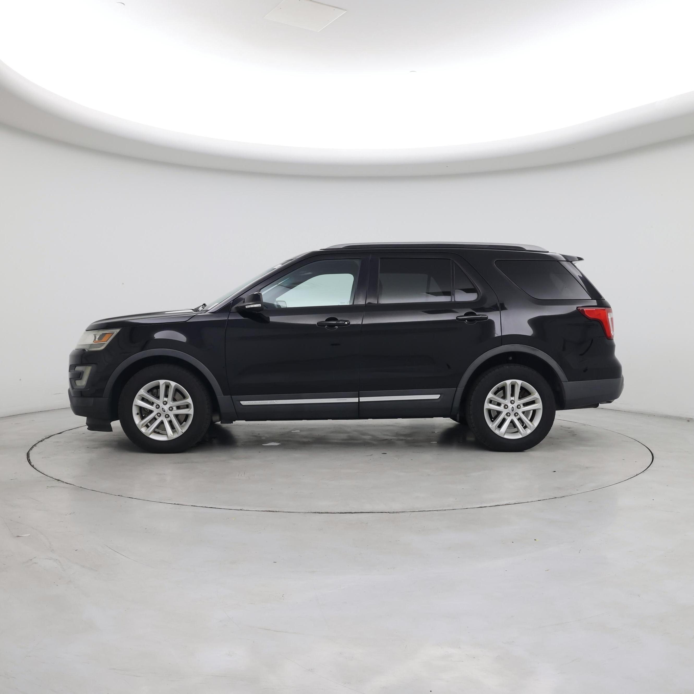 Thumbnail: 2017 Ford Explorer - 3