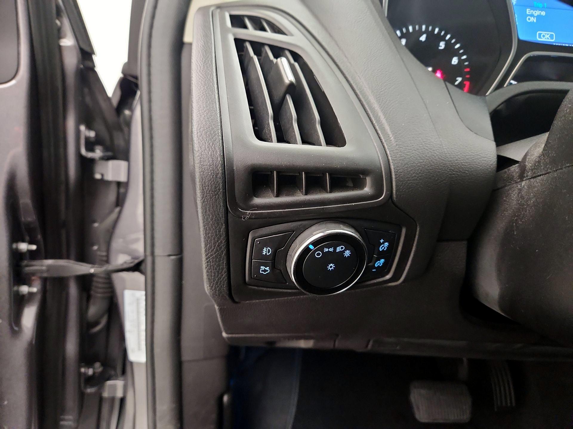 Thumbnail: 2014 Ford Focus - 13