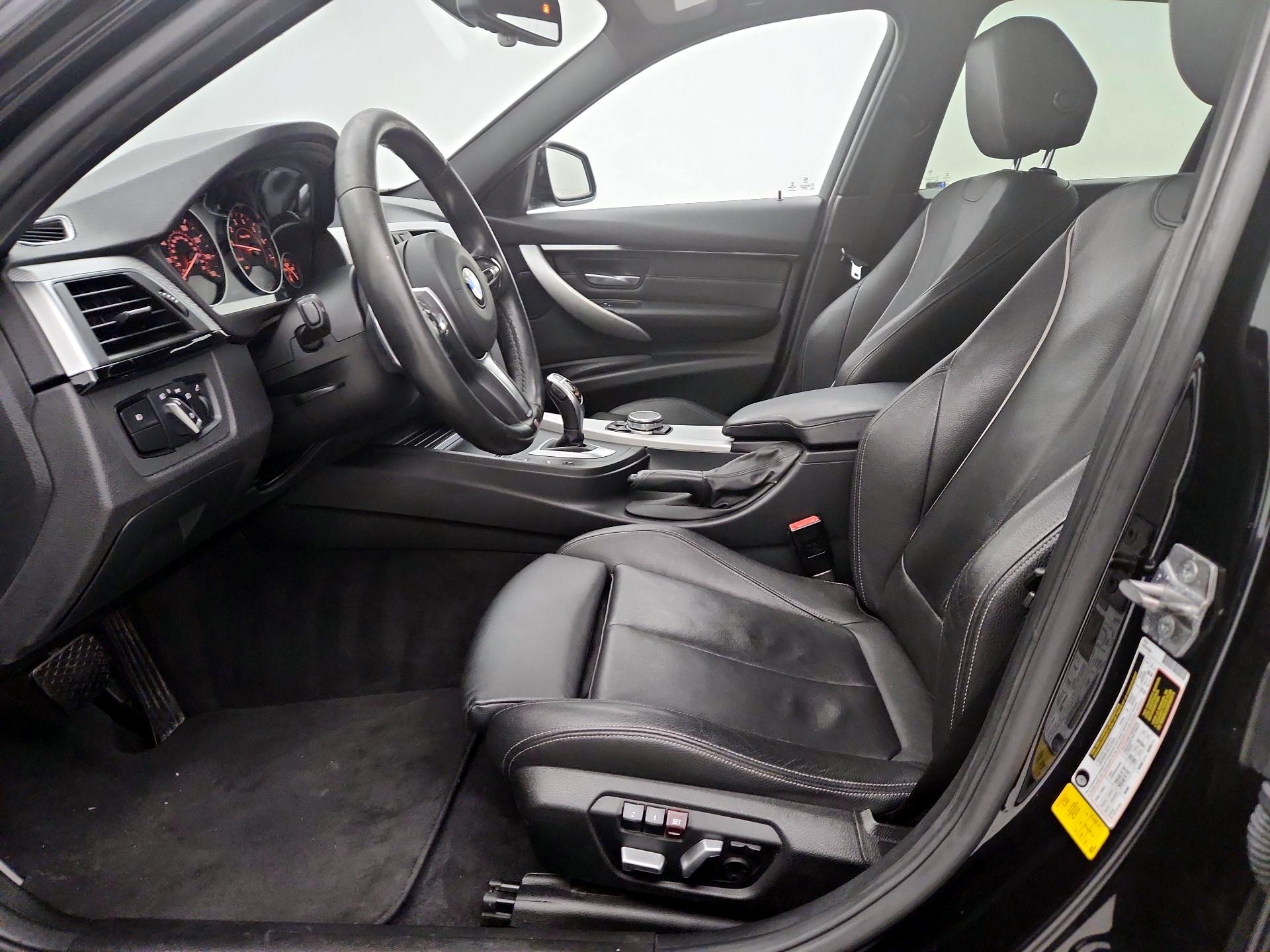 Thumbnail: 2016 BMW 3 Series - 11