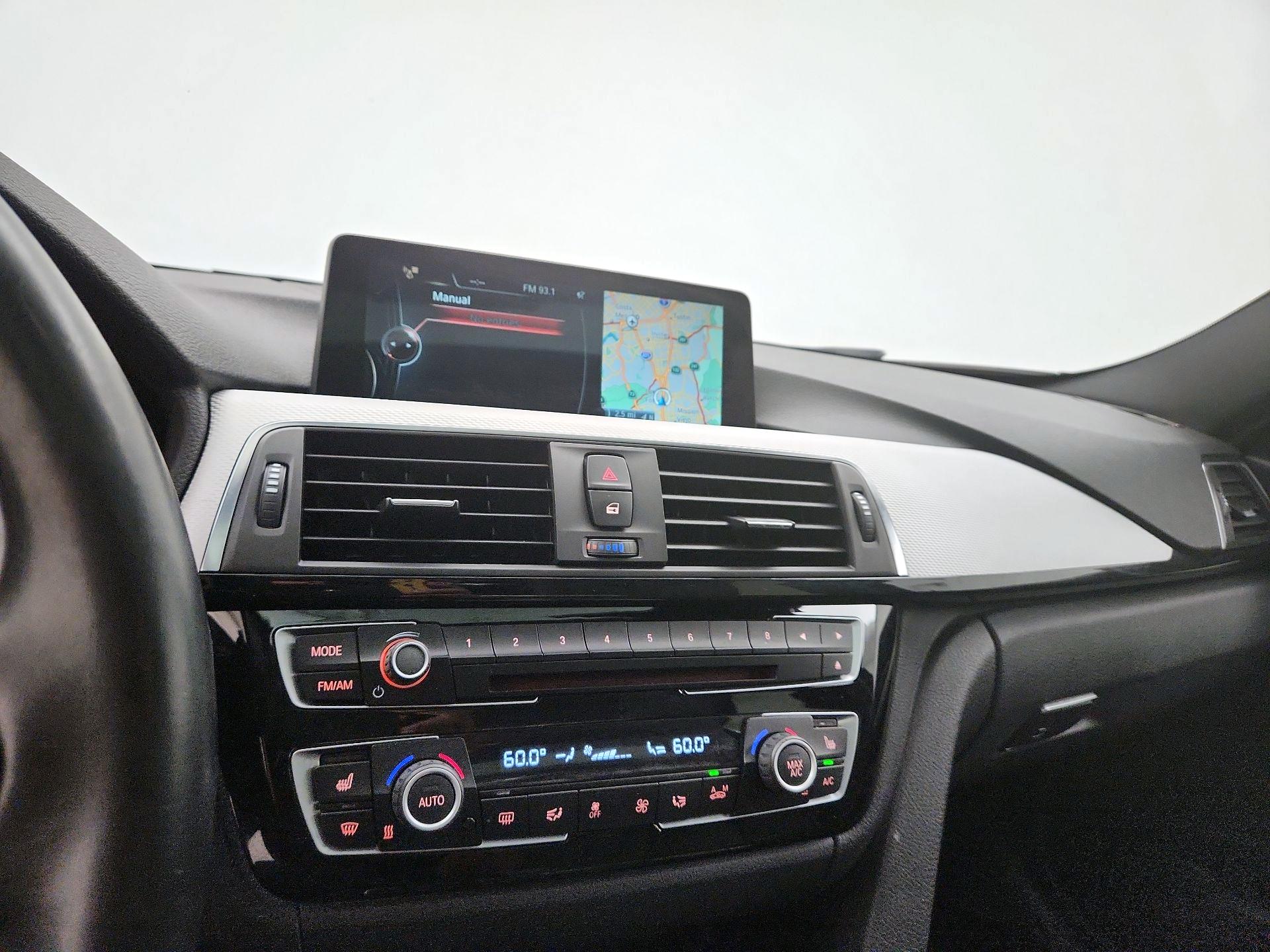 Thumbnail: 2016 BMW 3 Series - 17