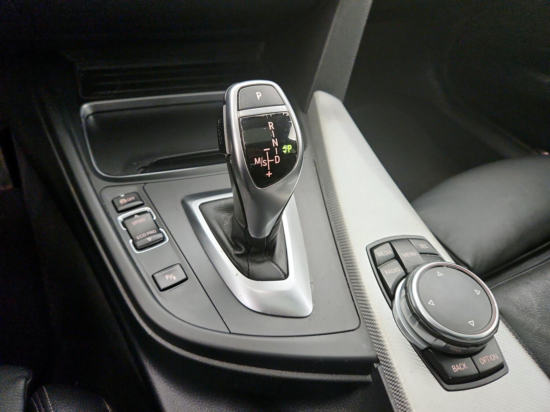 Thumbnail: 2016 BMW 3 Series - 18