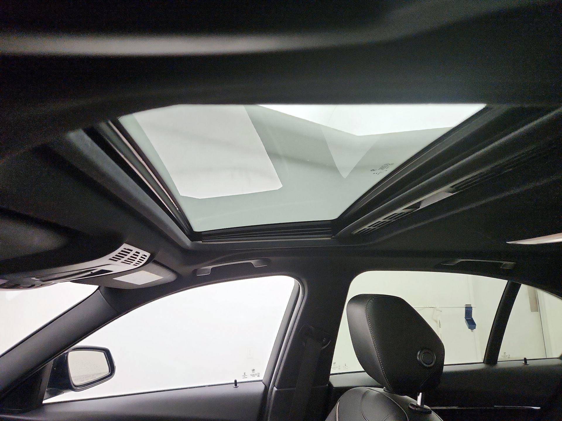 Thumbnail: 2016 BMW 3 Series - 20